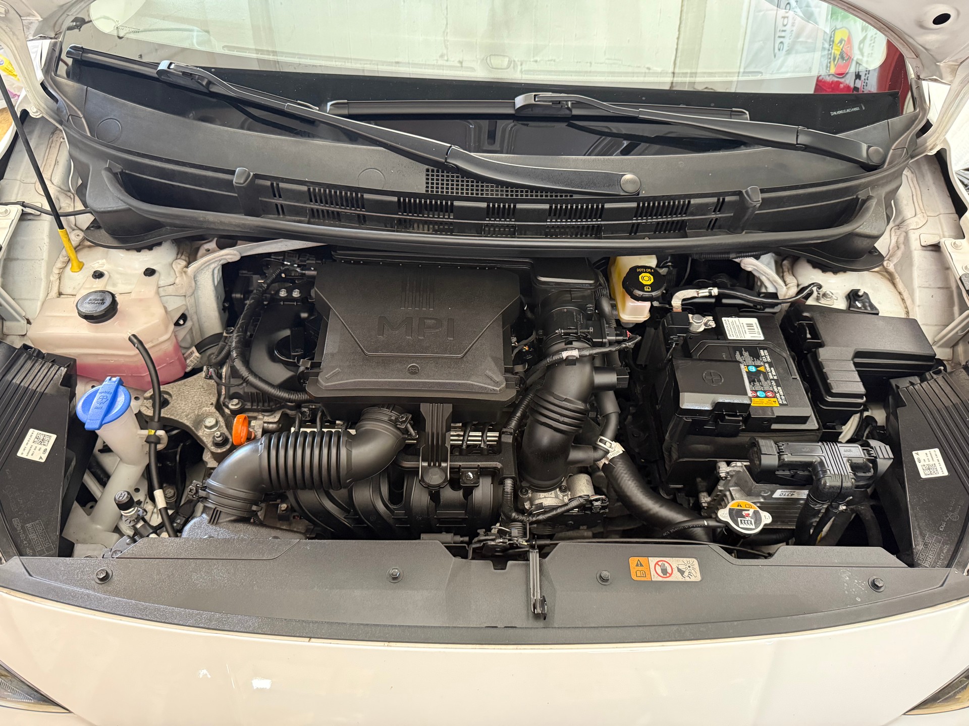 HYUNDAI i10 1.2 Amplia Automat RF-Kamera-image-12