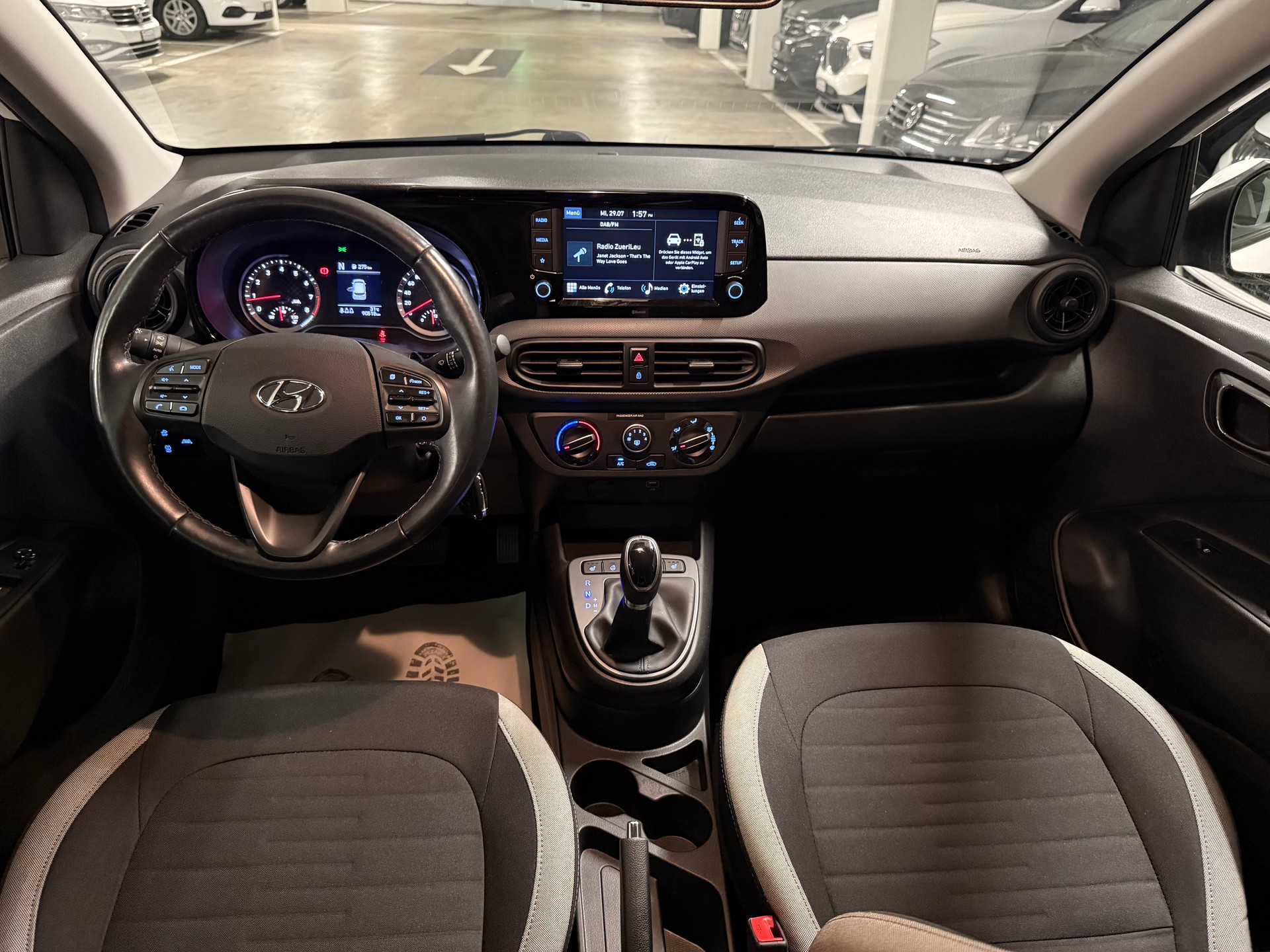 HYUNDAI i10 1.2 Amplia Automat RF-Kamera-image-6