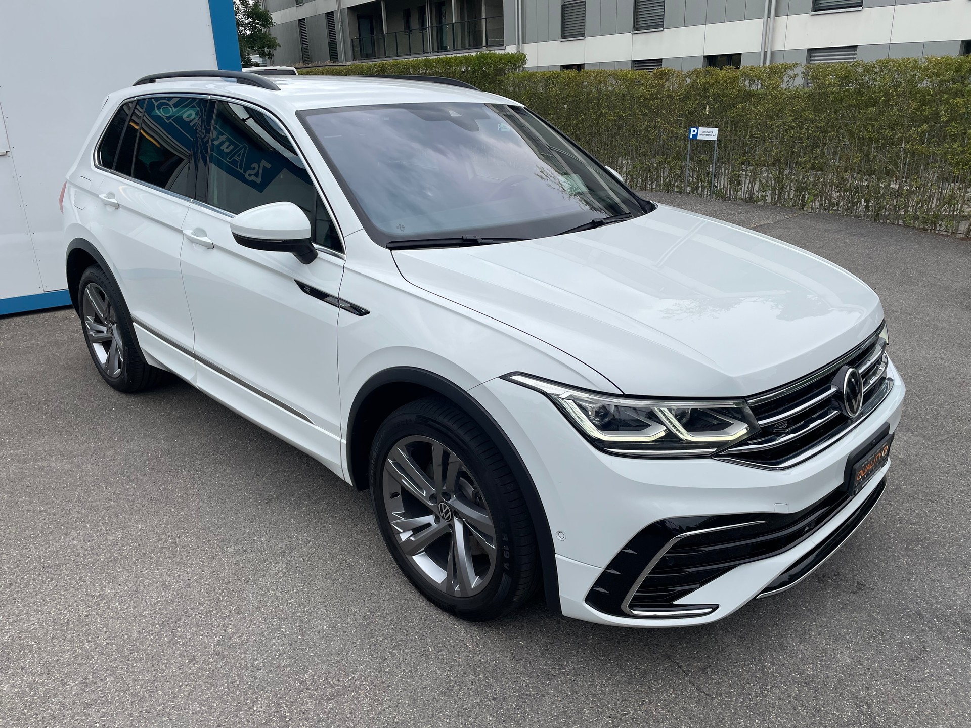 VW Tiguan 2.0 TDI SCR R-Line 4Motion DSG-image-4