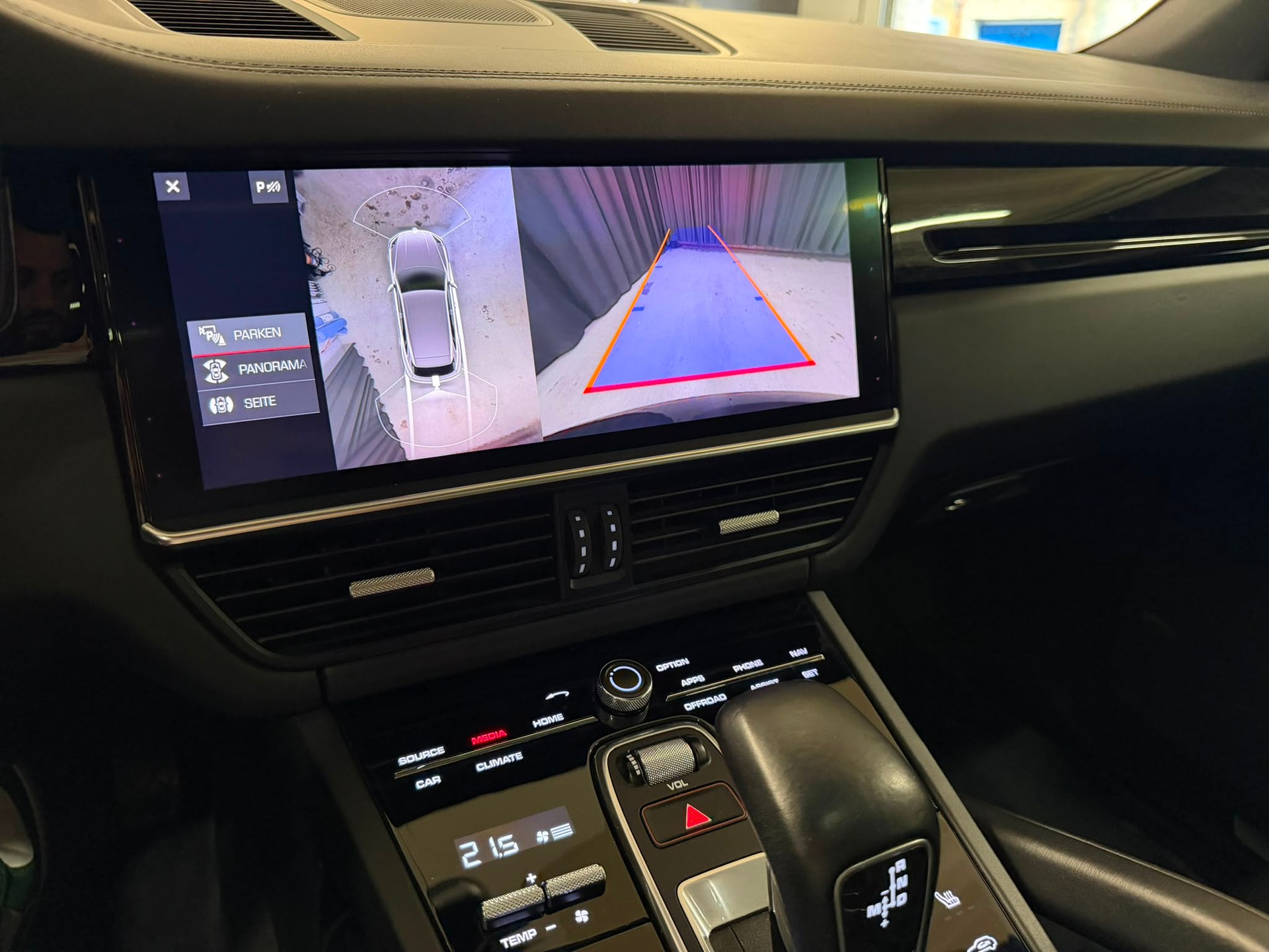 PORSCHE Cayenne-image-13