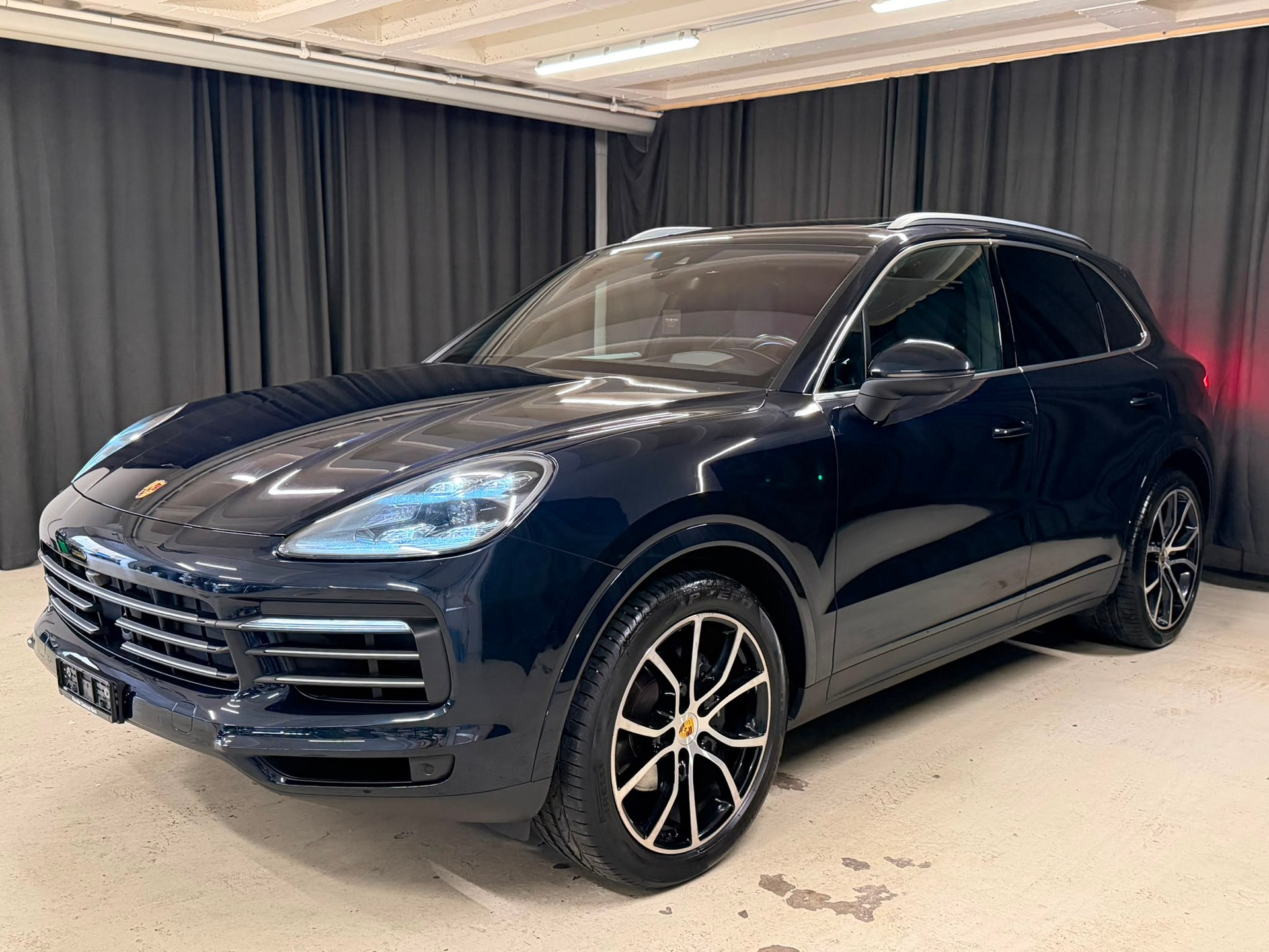 PORSCHE Cayenne-image-0