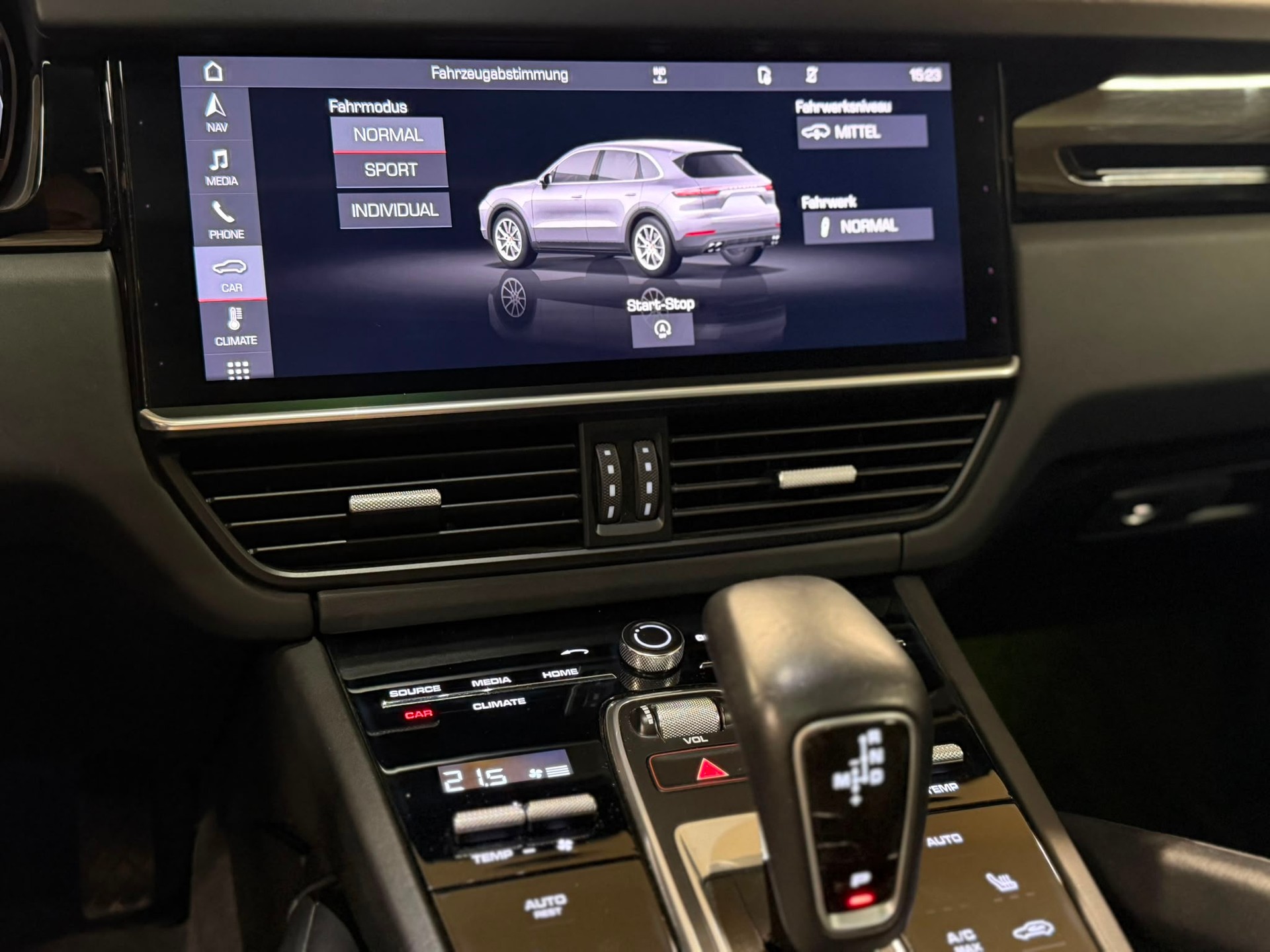 PORSCHE Cayenne-image-8