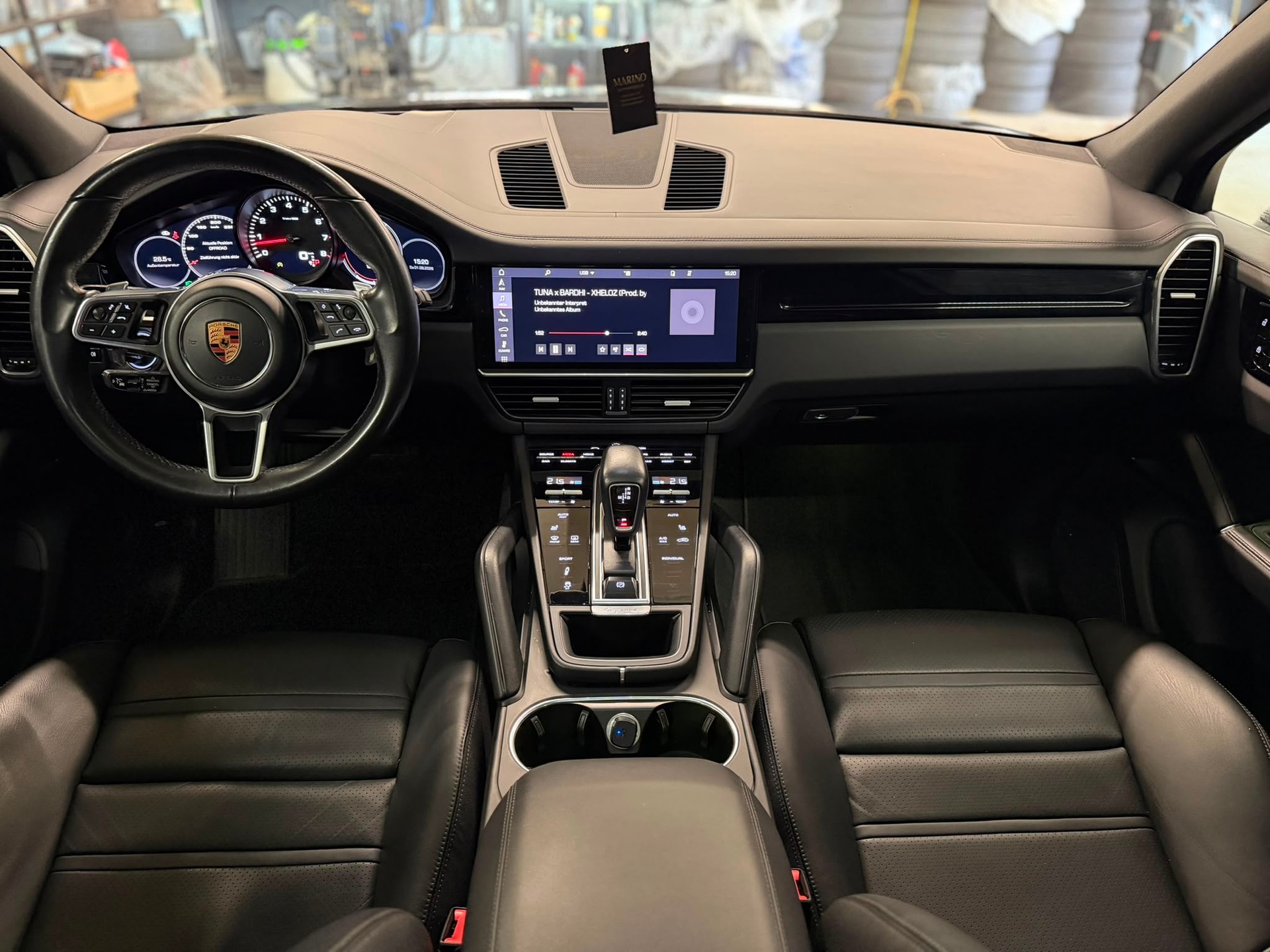PORSCHE Cayenne-image-9