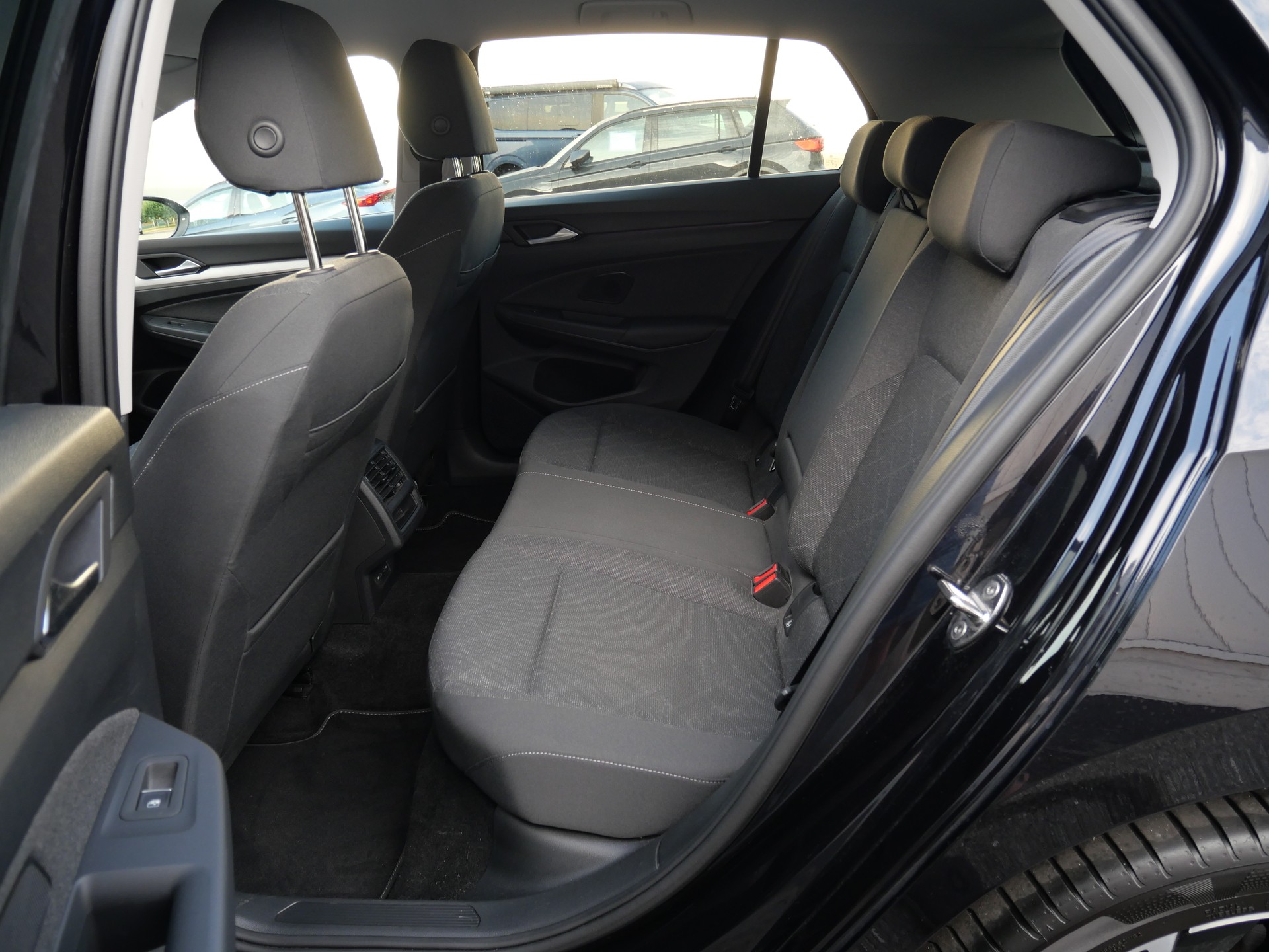 VW Golf 1.5 e TSI ACT Selection DSG *CH-Auslieferung, Head-Up Display*-image-9