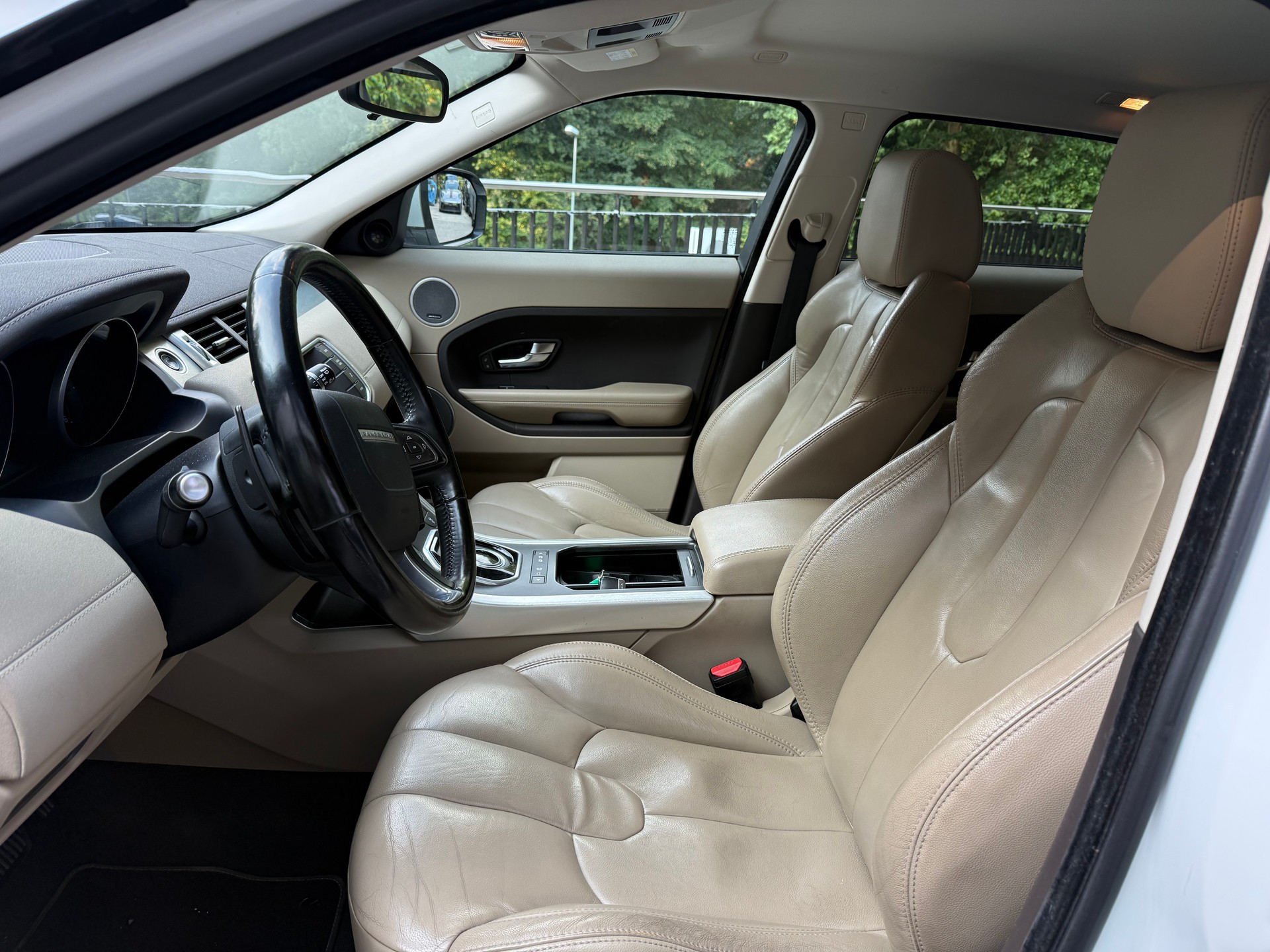 LAND ROVER Range Rover Evoque 2.2 TD4 Dynamic AT6-image-8