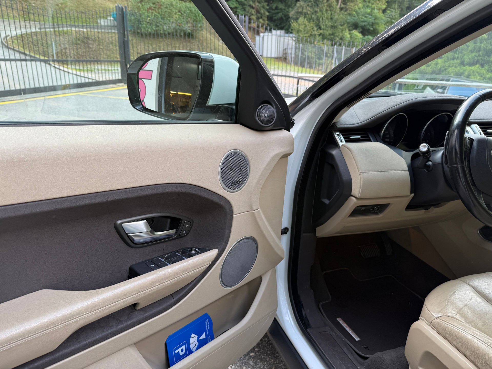 LAND ROVER Range Rover Evoque 2.2 TD4 Dynamic AT6-image-10