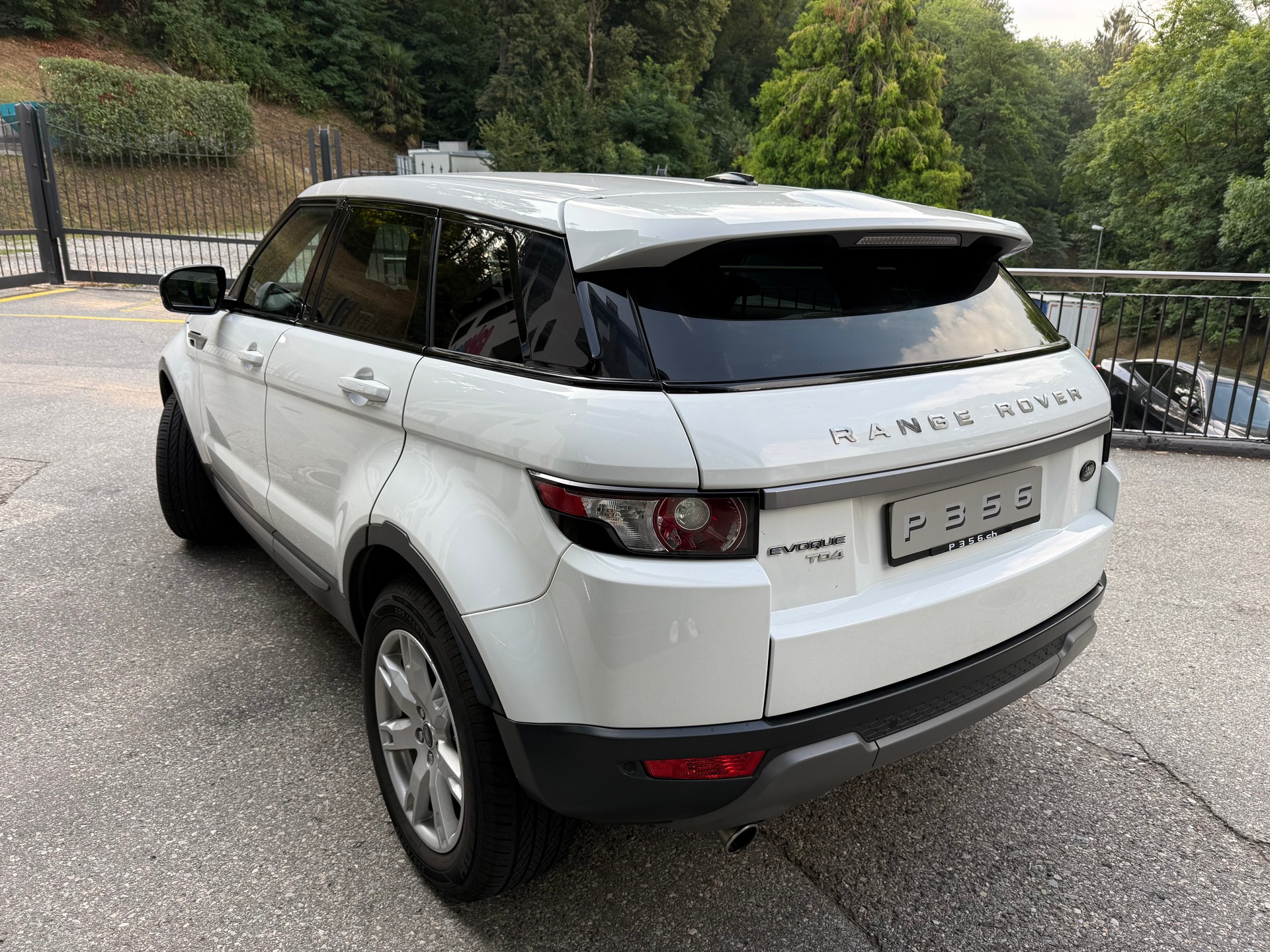 LAND ROVER Range Rover Evoque 2.2 TD4 Dynamic AT6-image-6