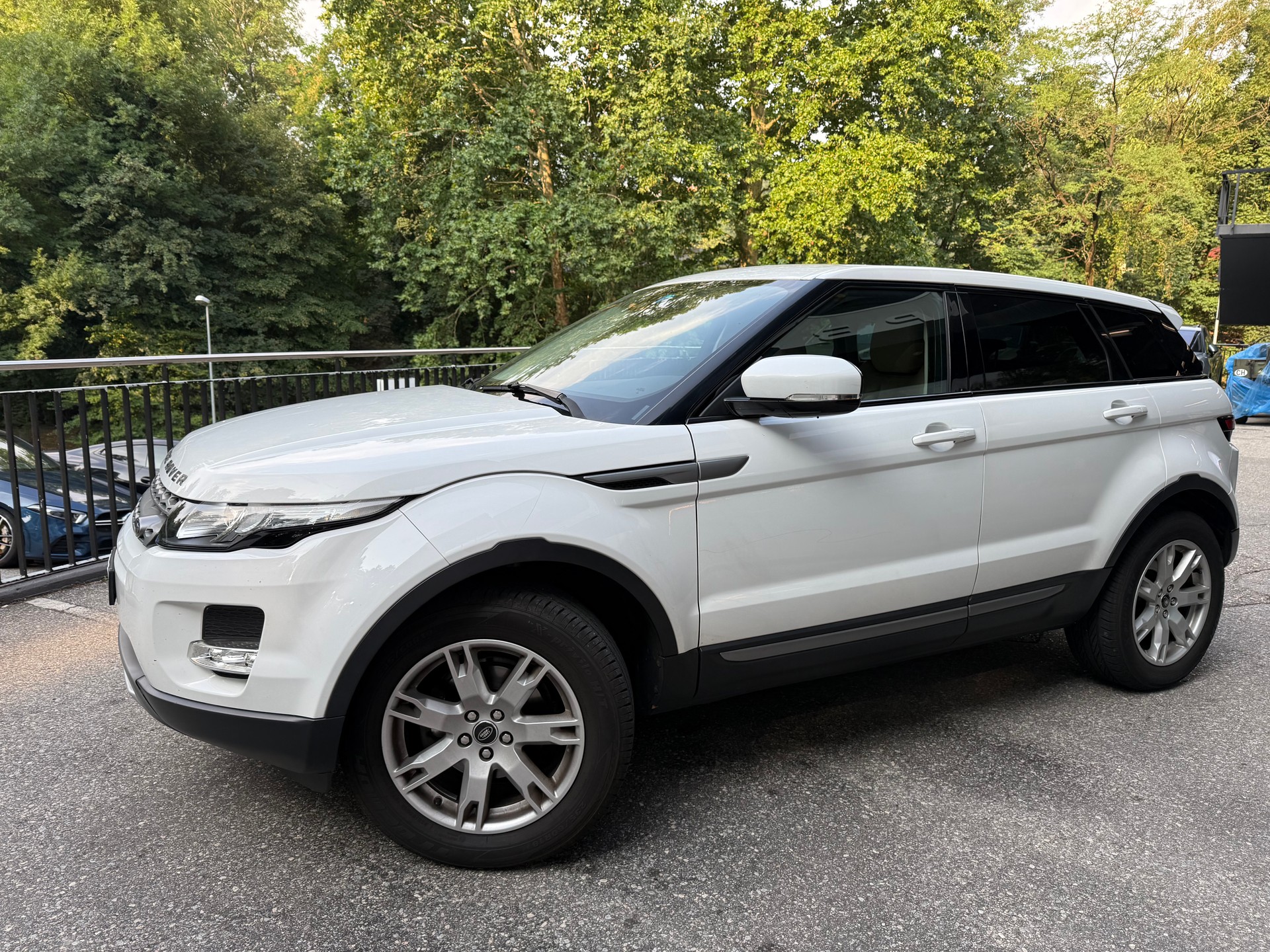 LAND ROVER Range Rover Evoque 2.2 TD4 Dynamic AT6-image-7