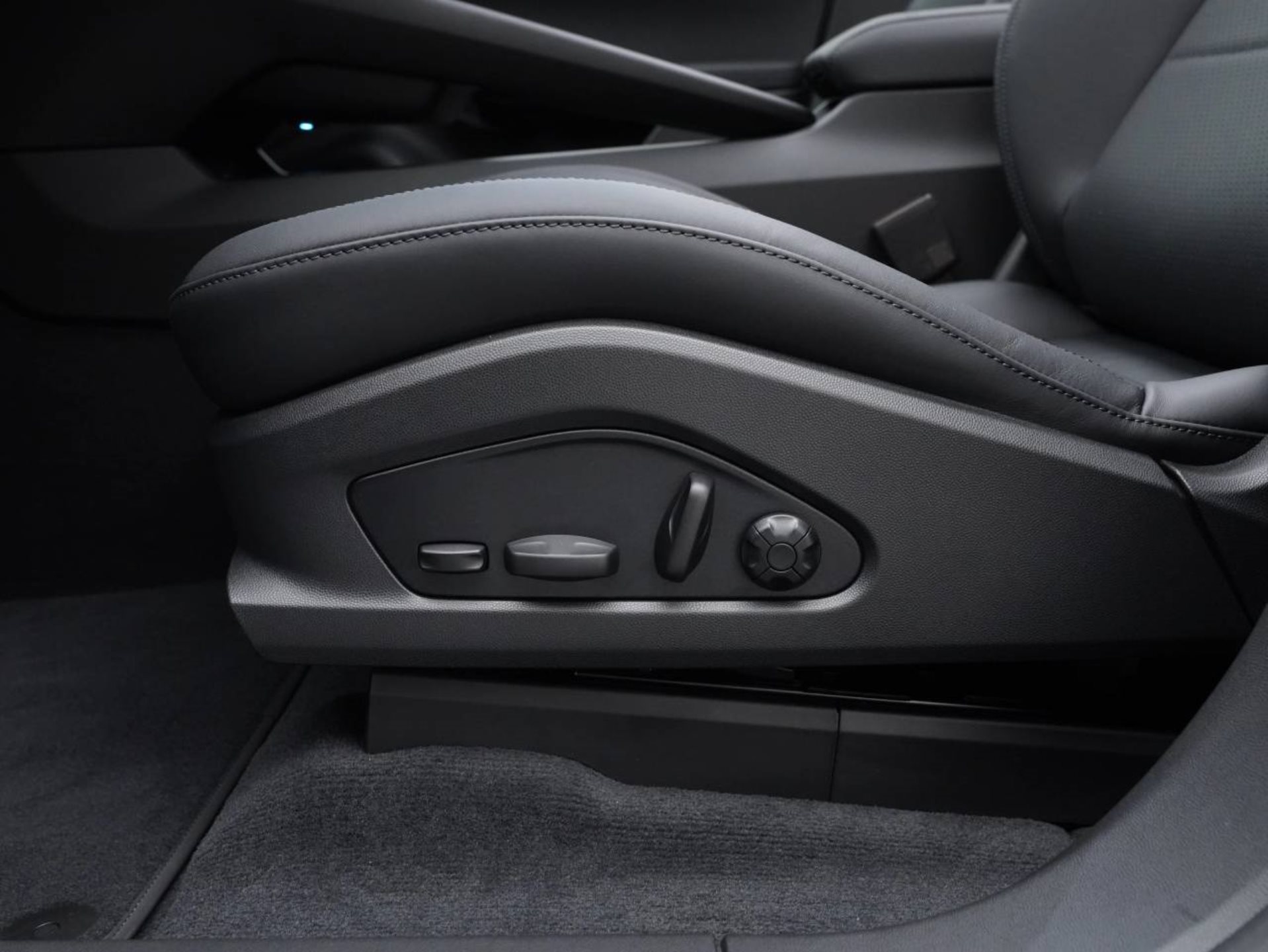 PORSCHE Macan 4-image-21