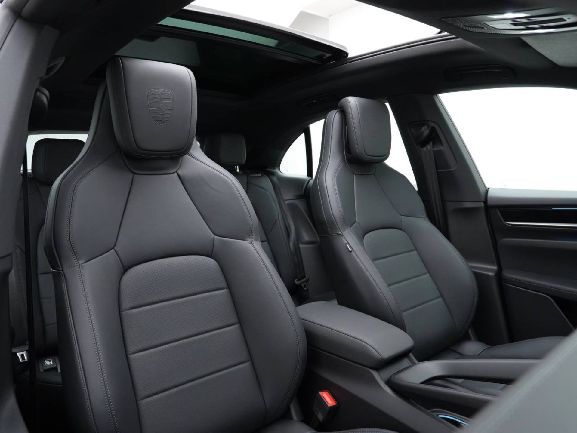 PORSCHE Macan 4-image-25