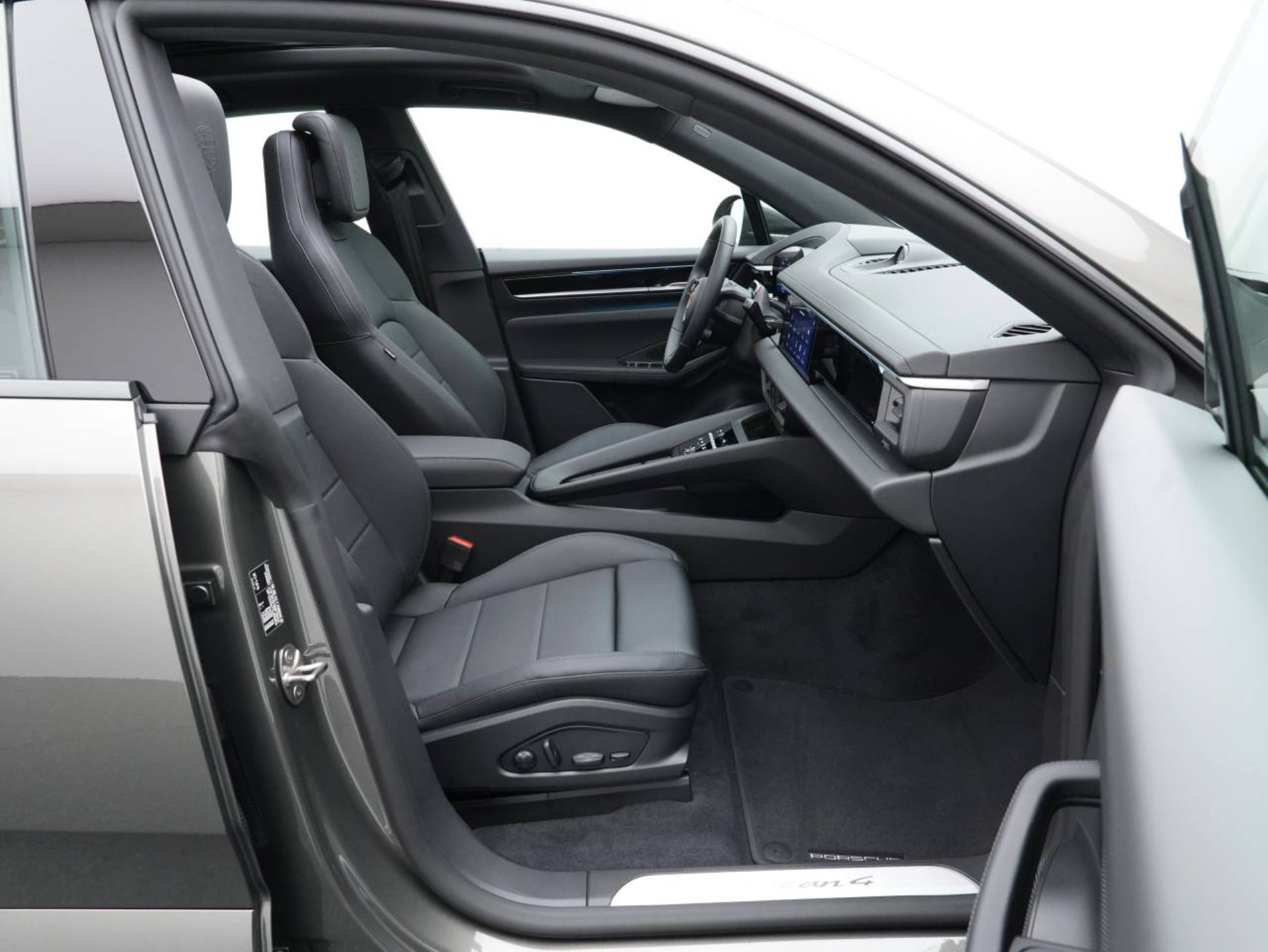PORSCHE Macan 4-image-24