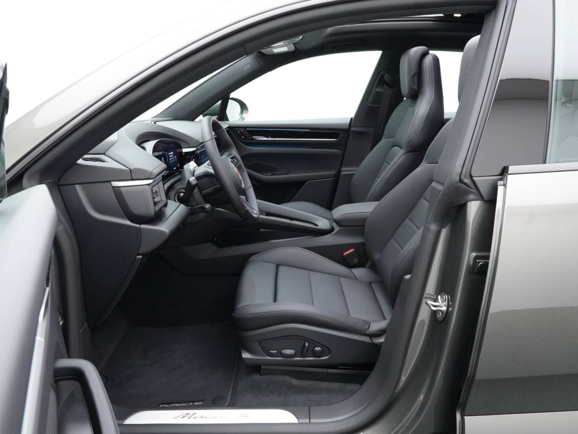 PORSCHE Macan 4-image-4