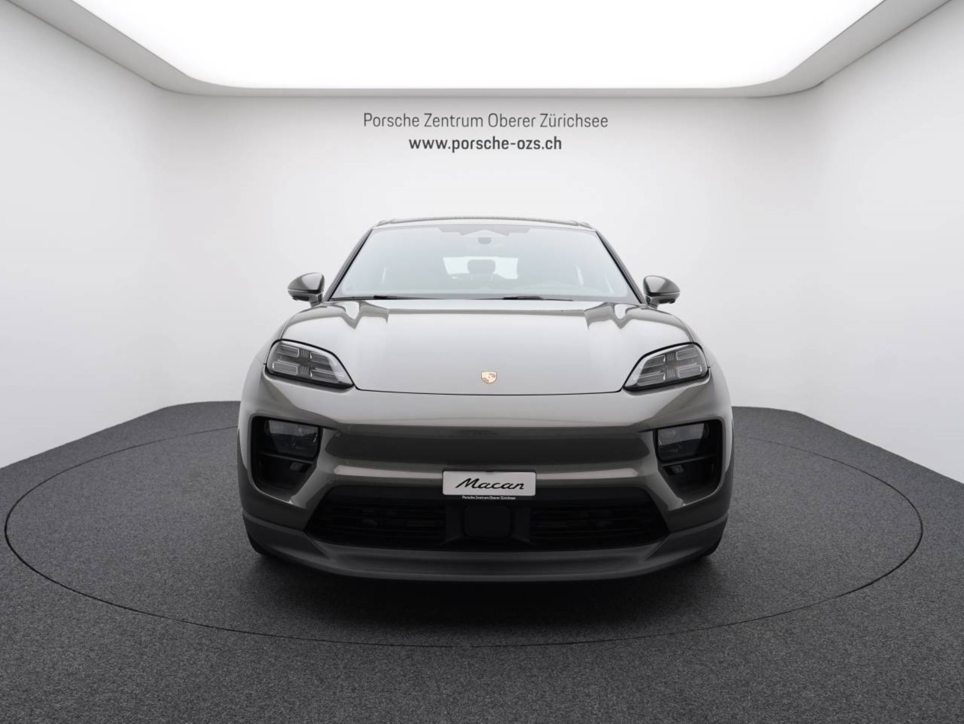 PORSCHE Macan 4-image-9