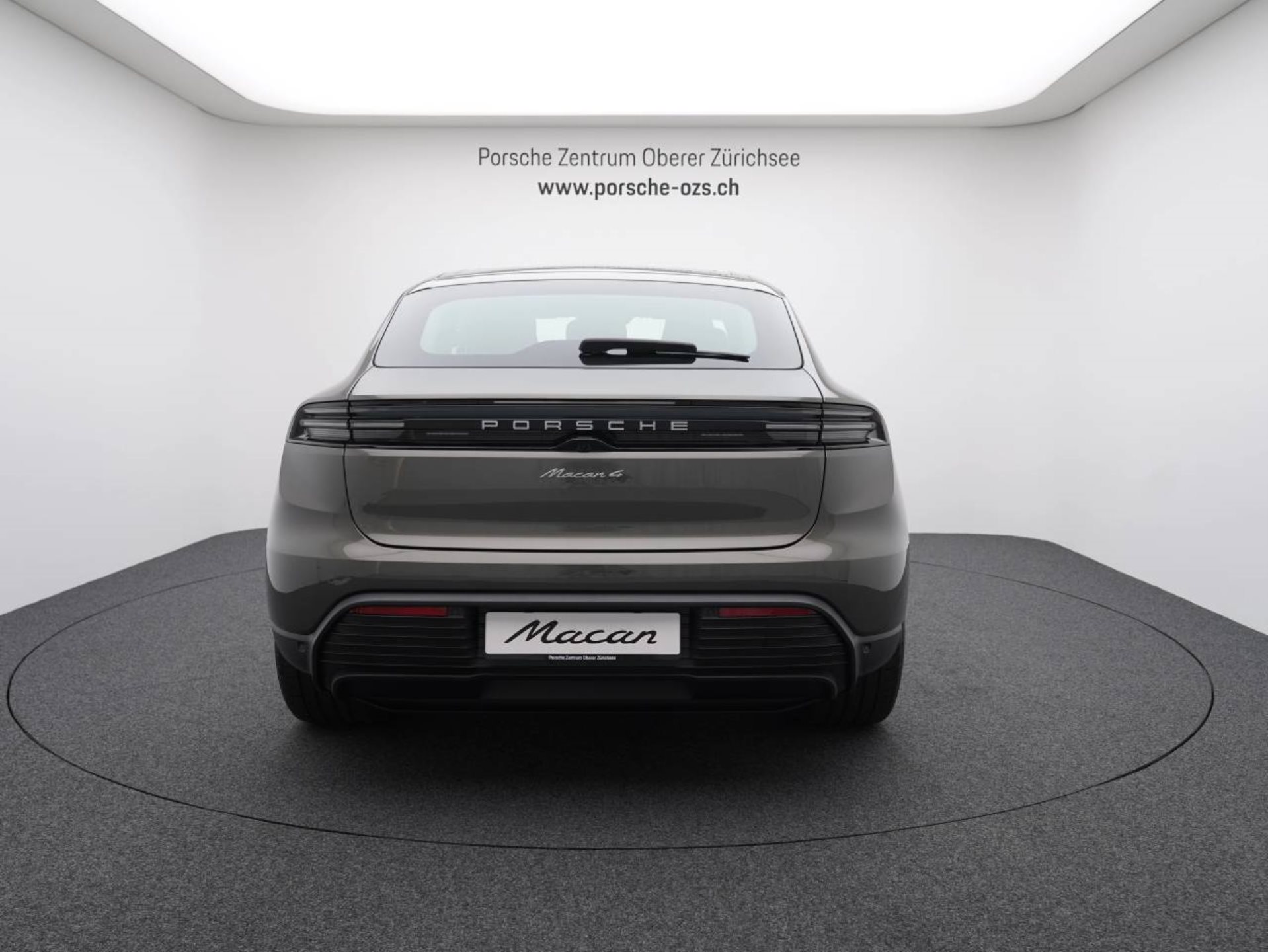 PORSCHE Macan 4-image-5