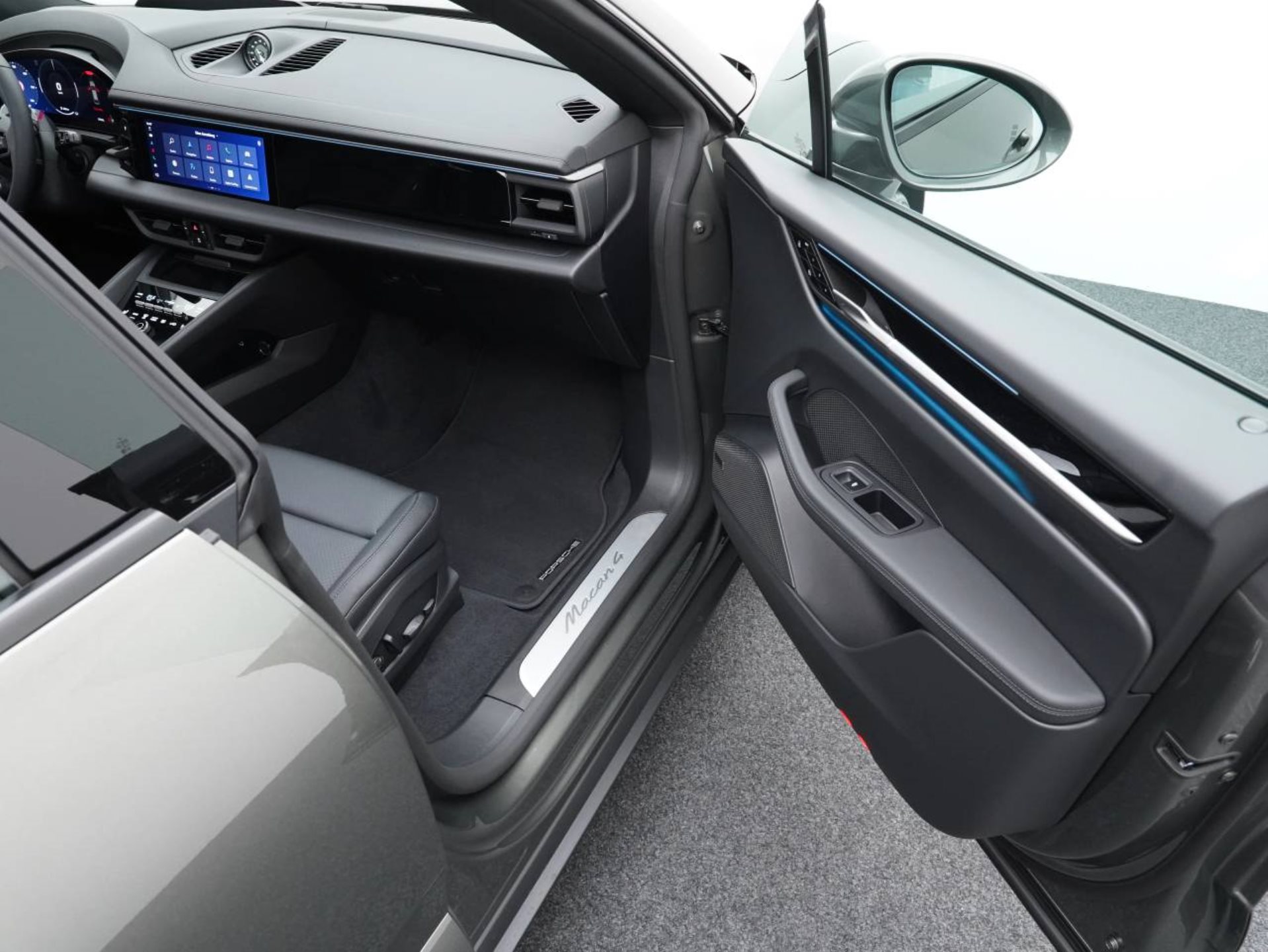 PORSCHE Macan 4-image-22