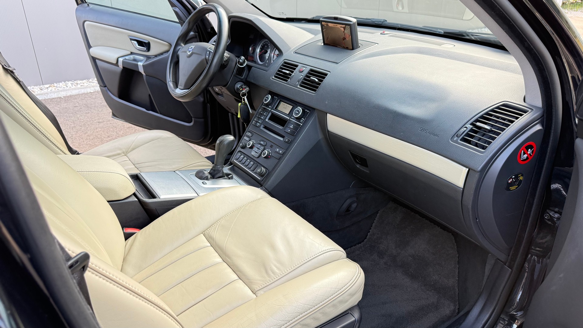 VOLVO XC90 D5 AWD Summum Geartronic-image-12