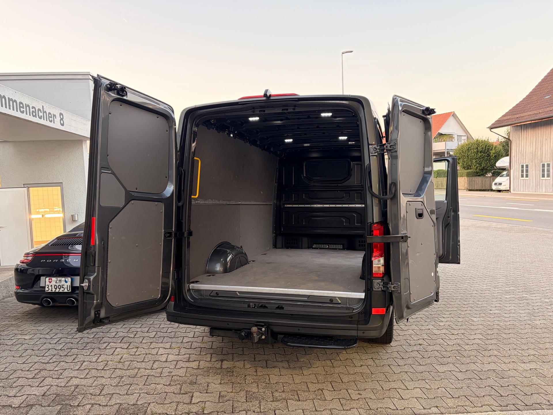 MAN TGE 3.180 Standard 4x4 A-image-7