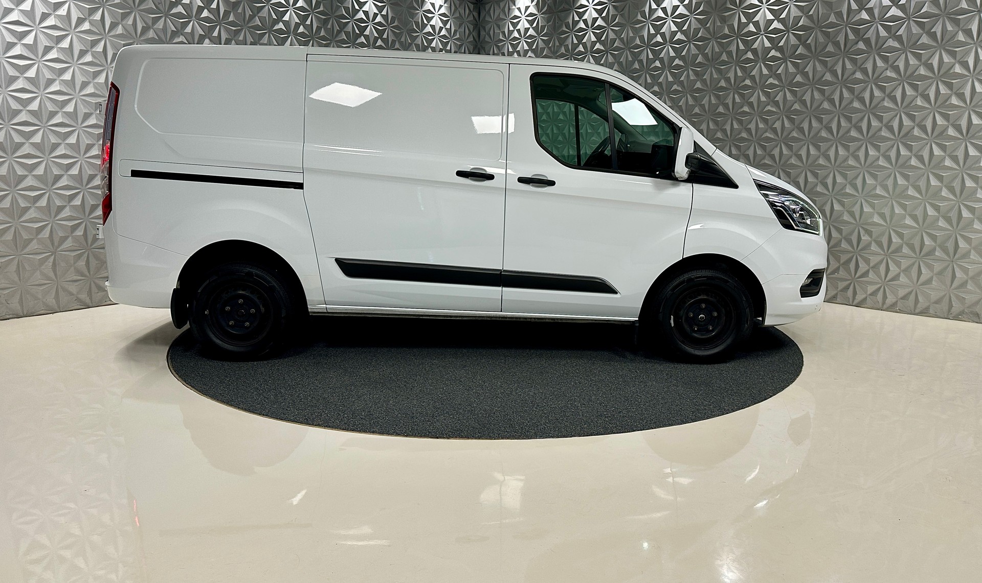 FORD Transit Custom Van 280 L1H1Trend-image-3