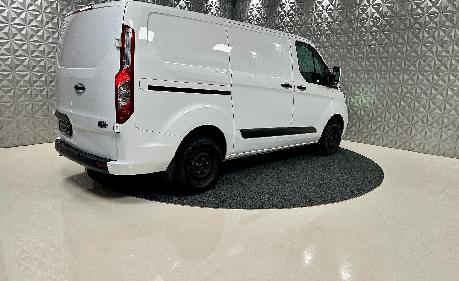 FORD Transit Custom Van 280 L1H1Trend-image-4