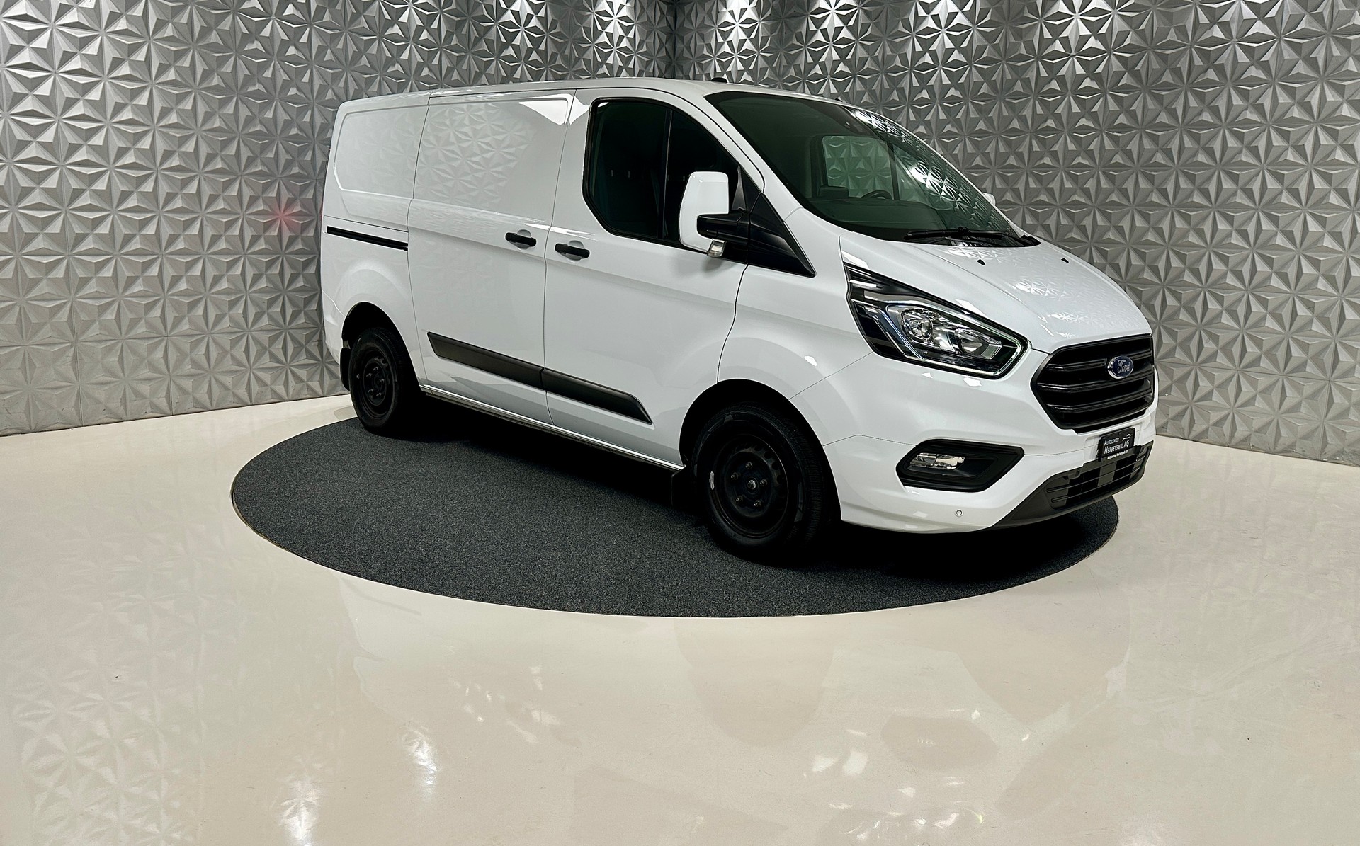 FORD Transit Custom Van 280 L1H1Trend-image-2