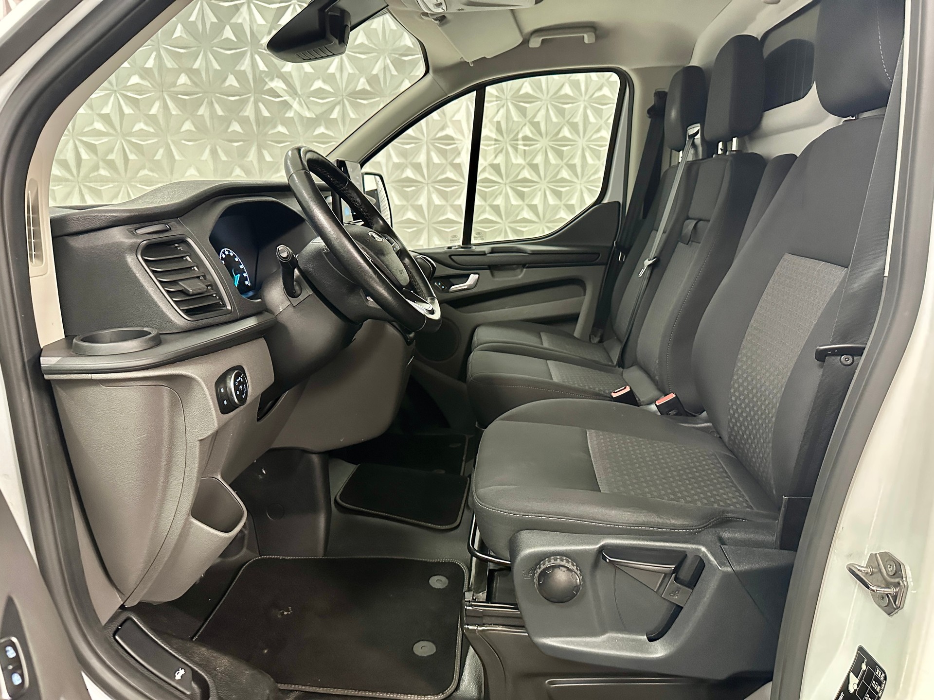 FORD Transit Custom Van 280 L1H1Trend-image-11