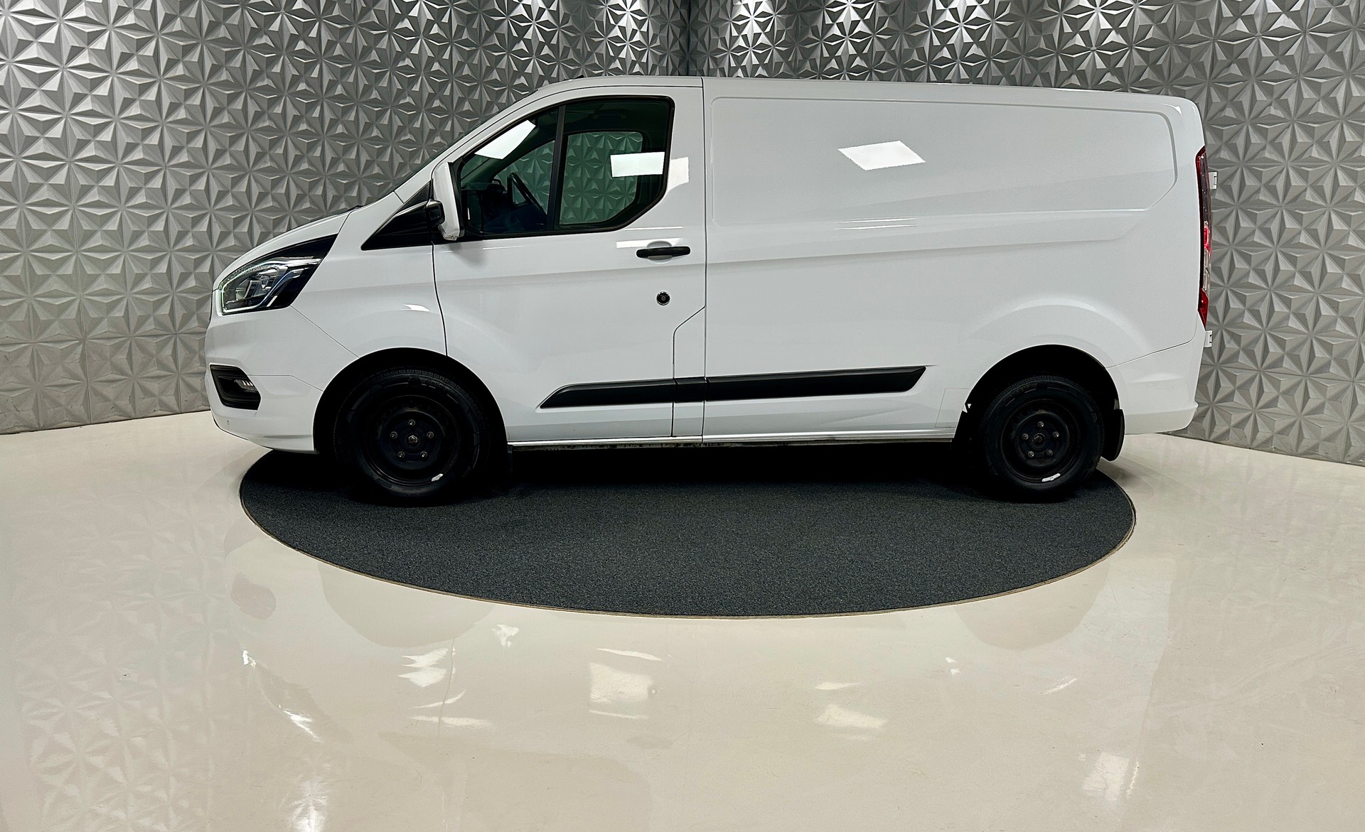FORD Transit Custom Van 280 L1H1Trend-image-7
