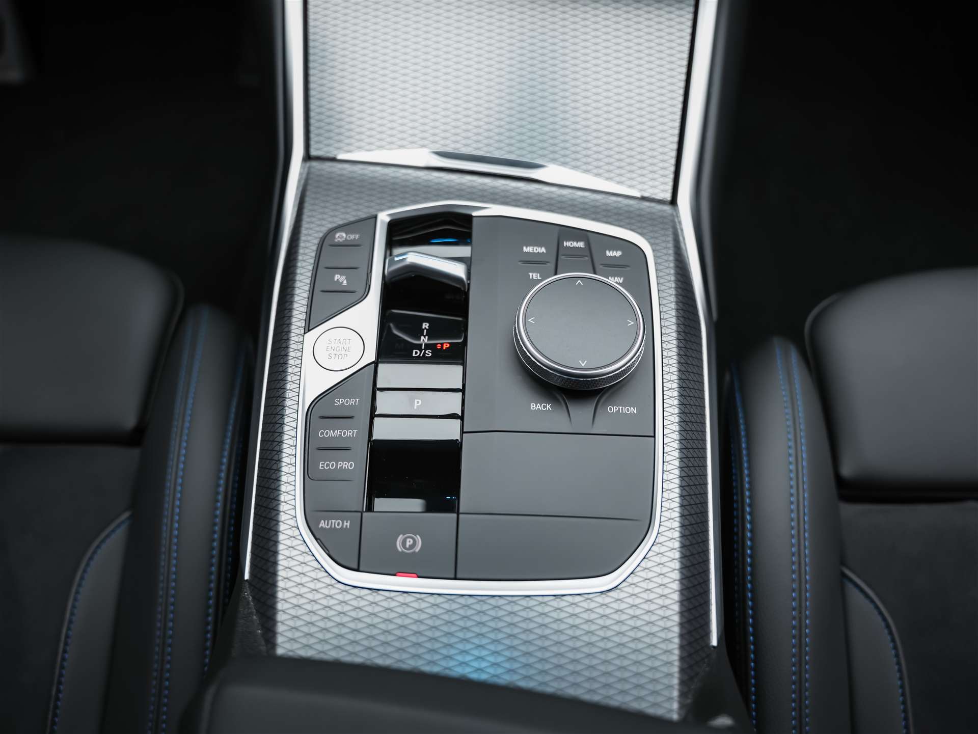 BMW M340i xDrive Steptronic M Sport Pro *Head-Up*Harman/Kardon*Individual Lackierung*-image-21