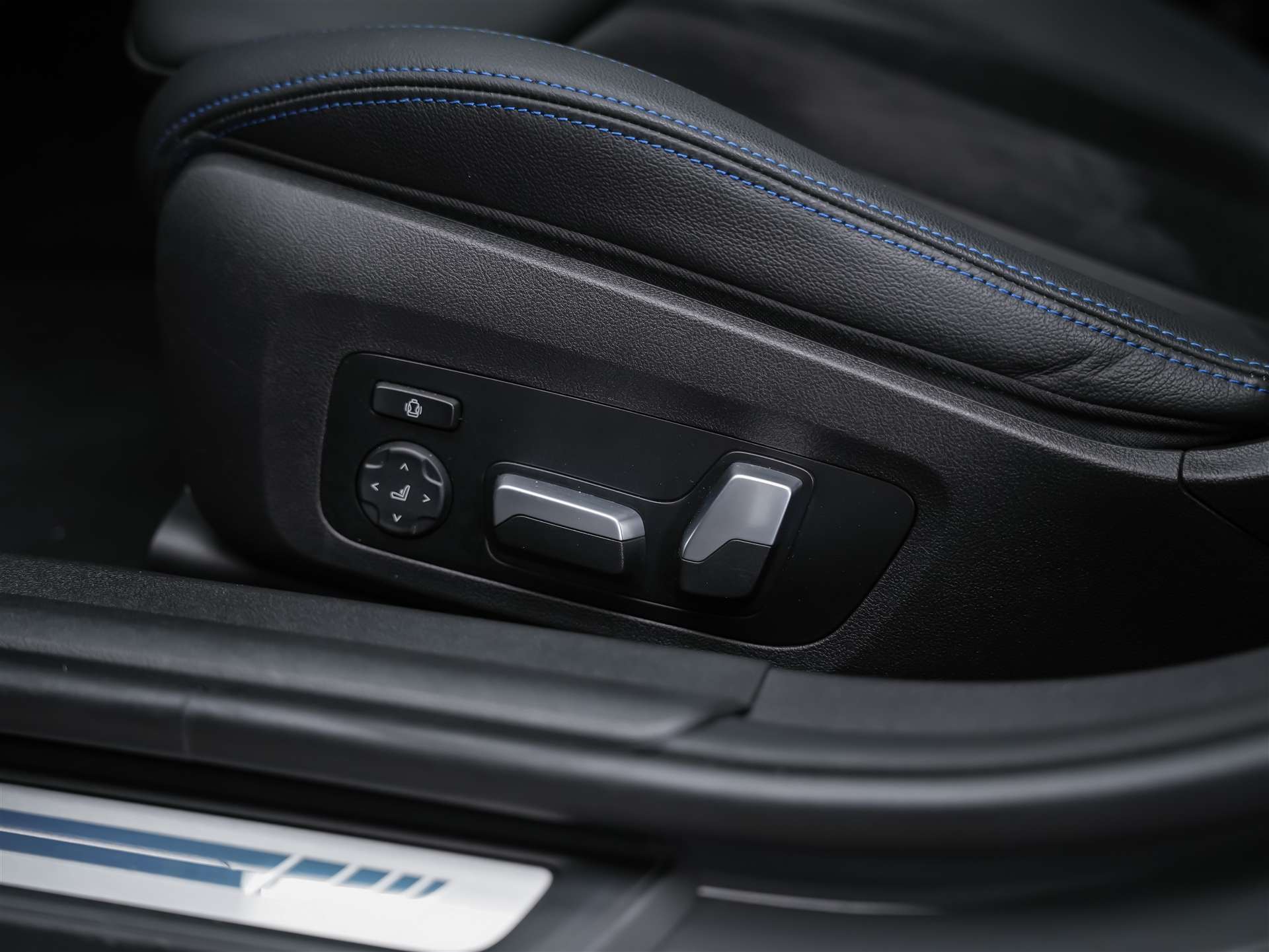 BMW M340i xDrive Steptronic M Sport Pro *Head-Up*Harman/Kardon*Individual Lackierung*-image-26