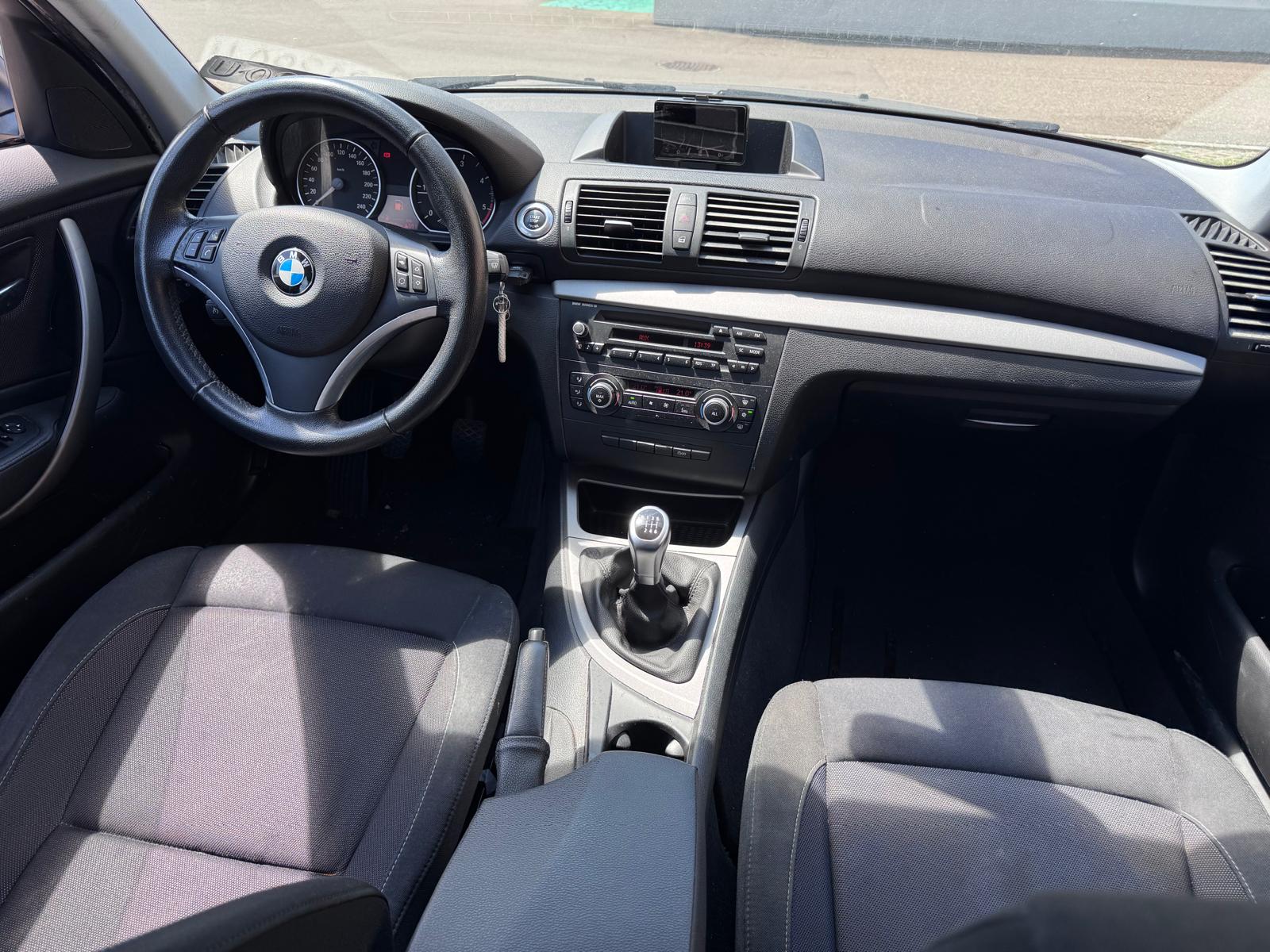 BMW 118d-image-10
