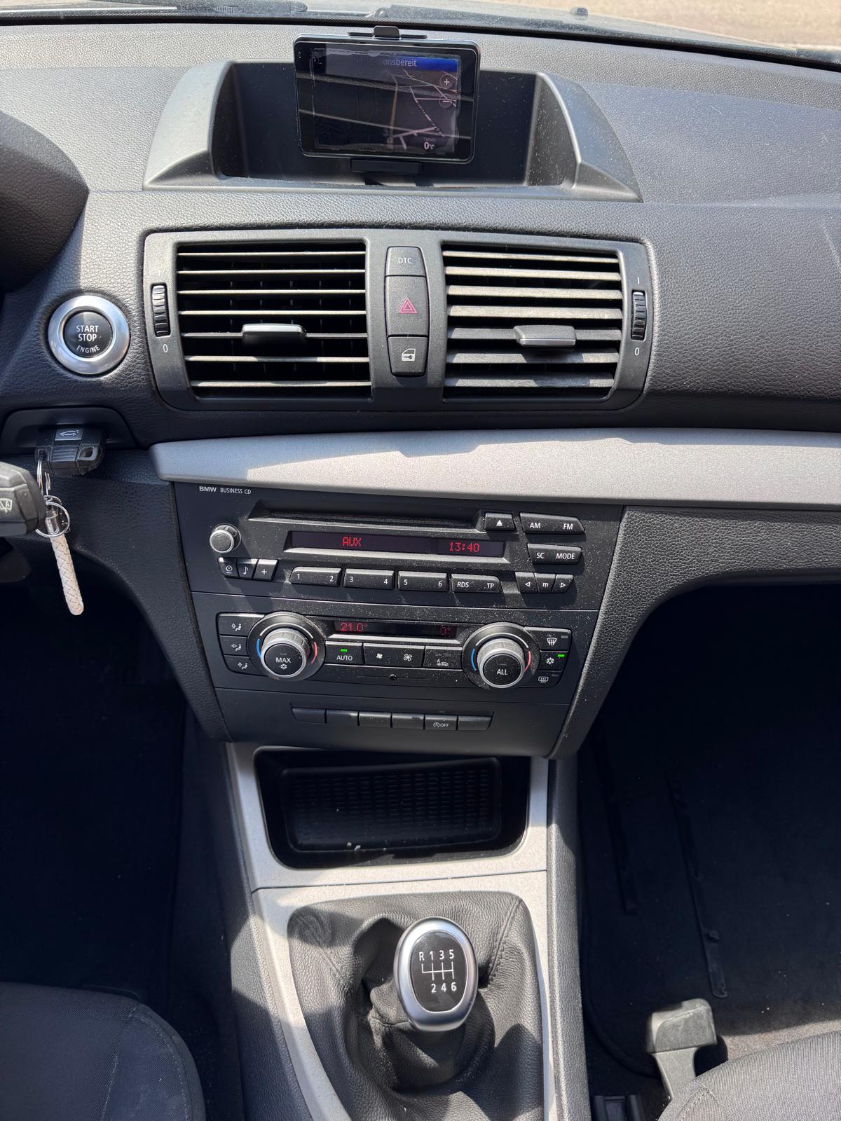 BMW 118d-image-12