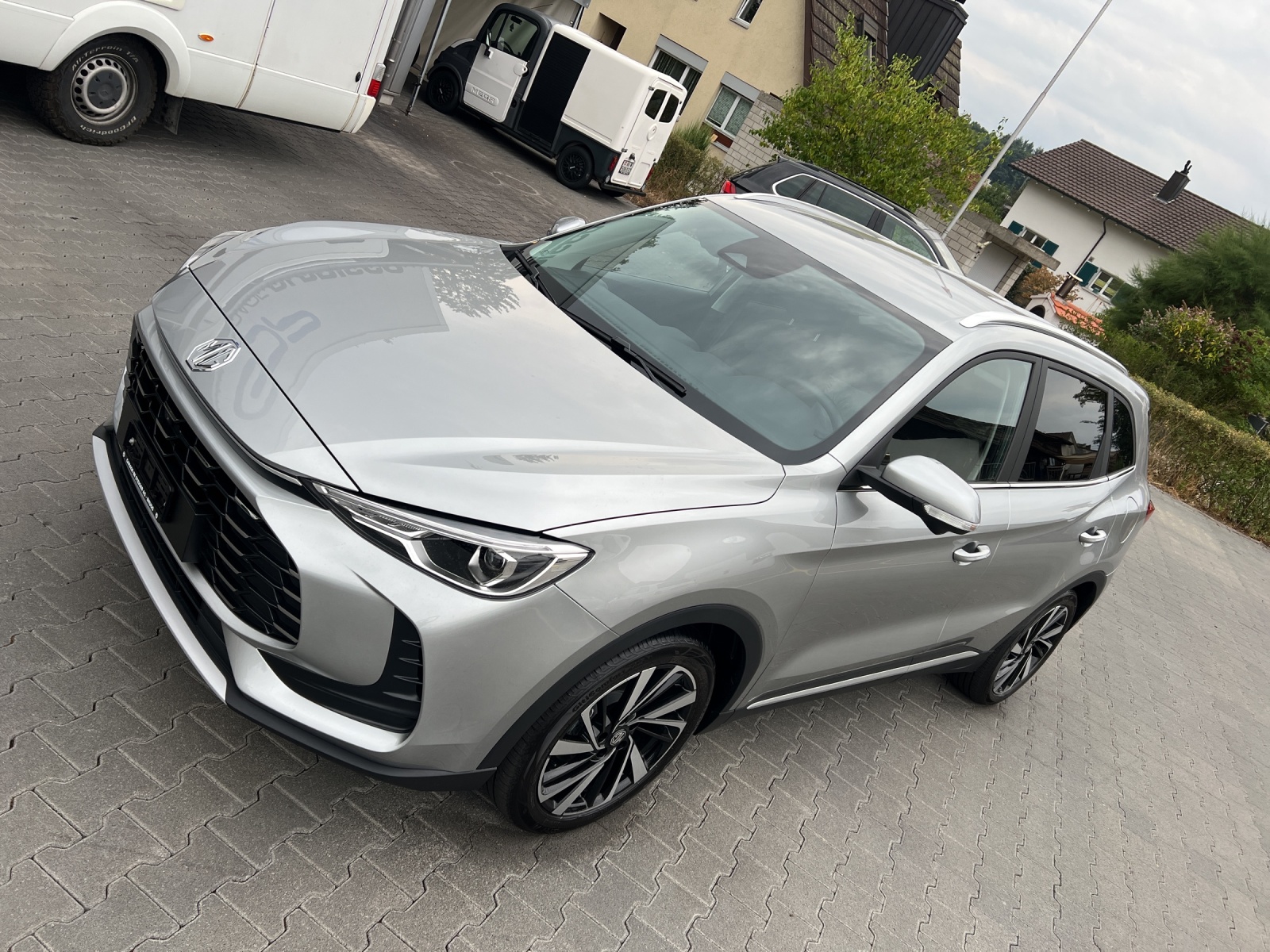 MG ZS 1.5 HEV Luxury-image-11