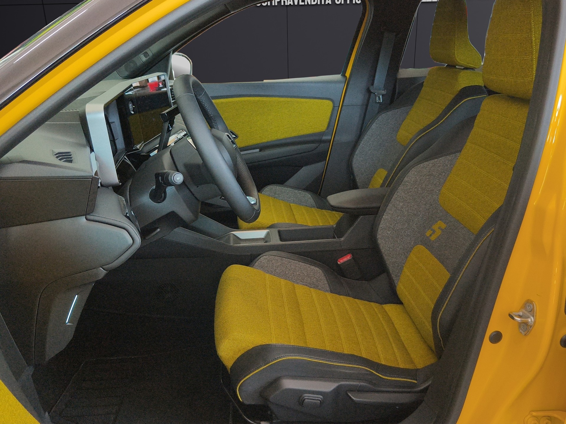 RENAULT R5 E-Tech Comfort Range 52 kWh Iconic Five-image-8