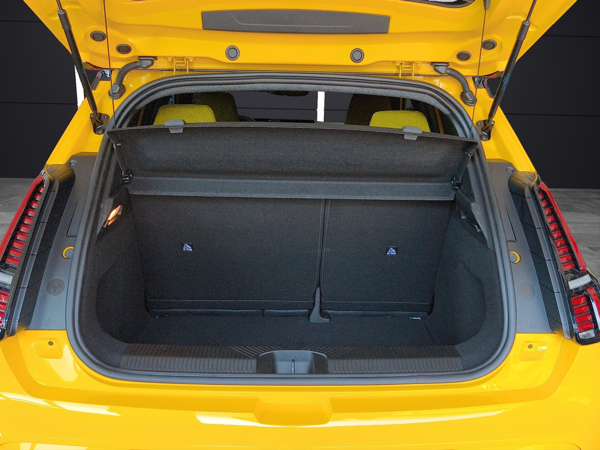 RENAULT R5 E-Tech Comfort Range 52 kWh Iconic Five-image-10