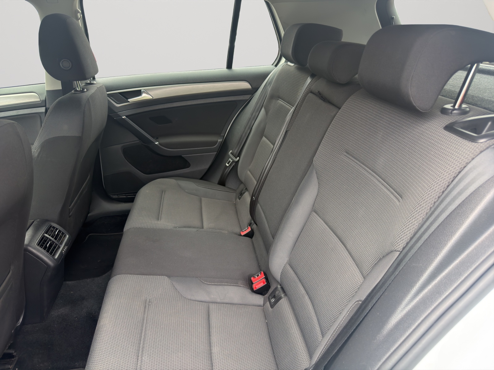 VW Golf 1.2 TSI Comfort-image-7