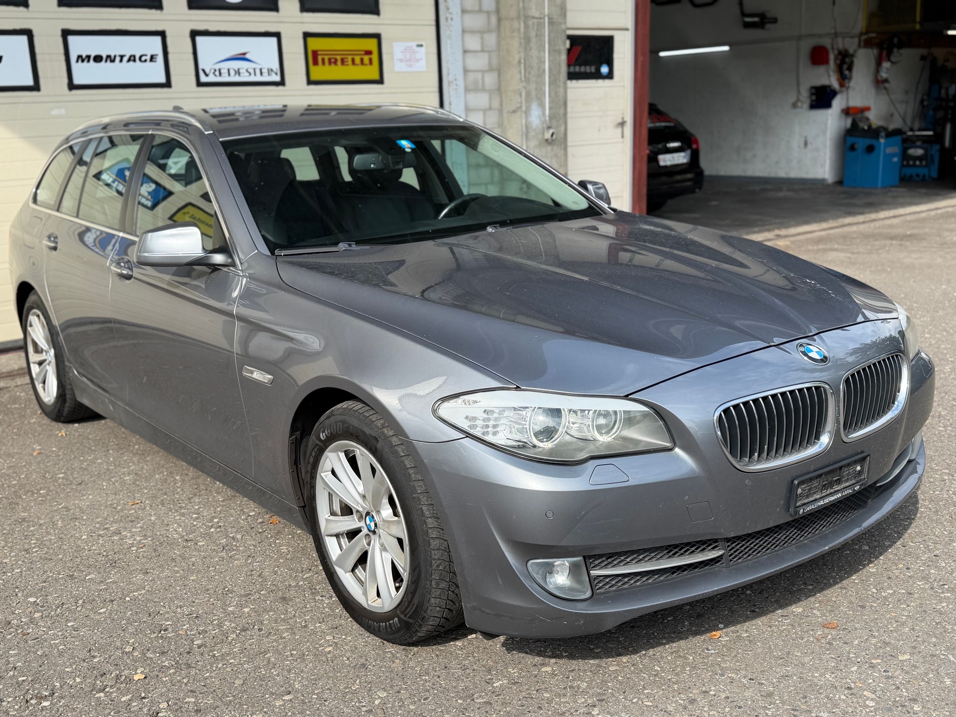 BMW 520d Touring Steptronic-image-0