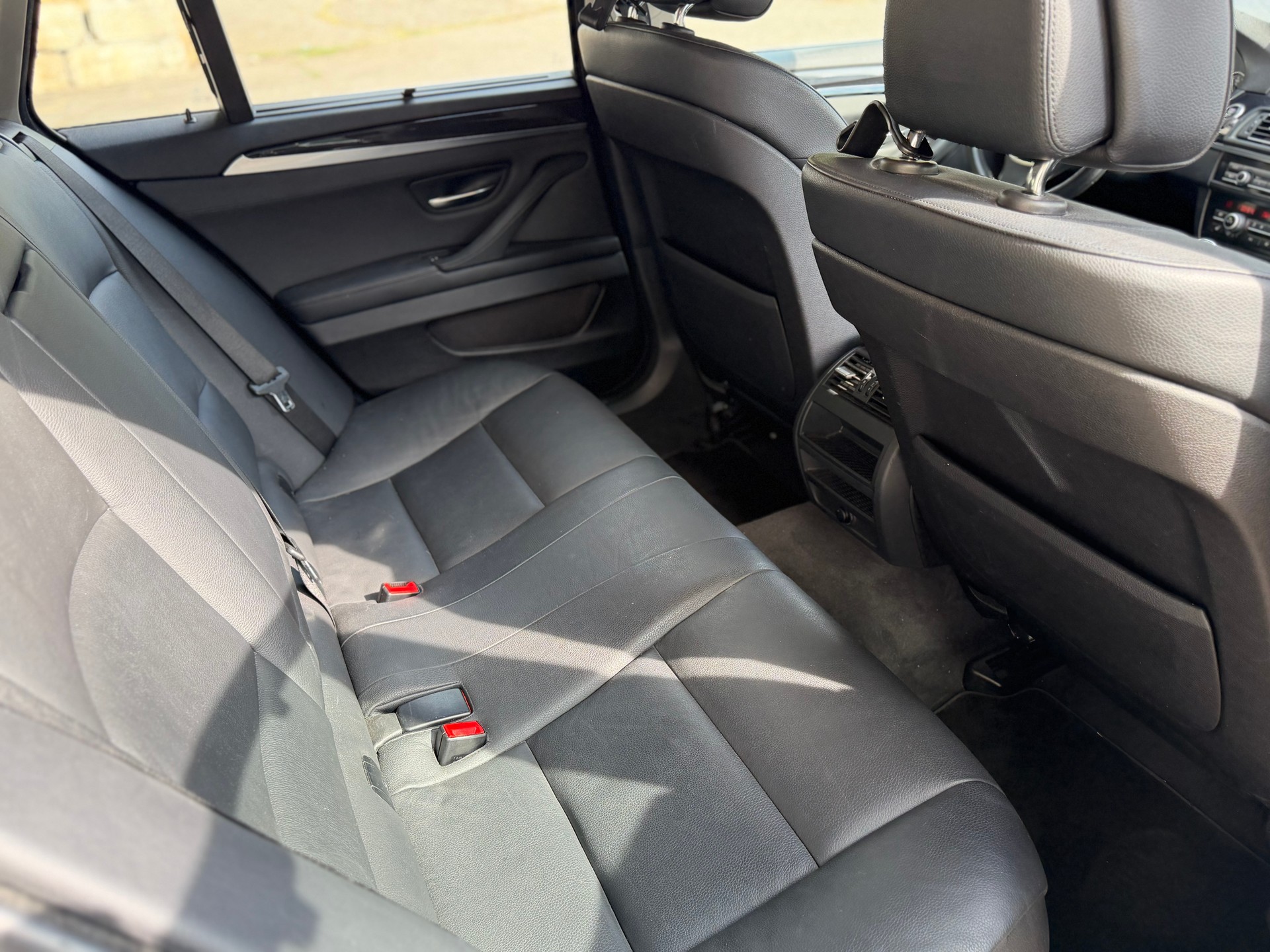 BMW 520d Touring Steptronic-image-11