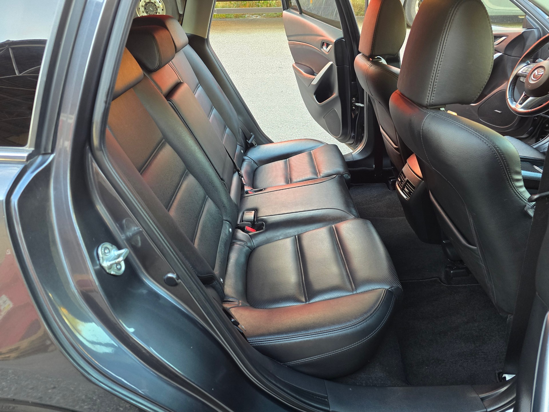 MAZDA 6 Sportwagon 2.2 D 16V HP Revolution-image-15