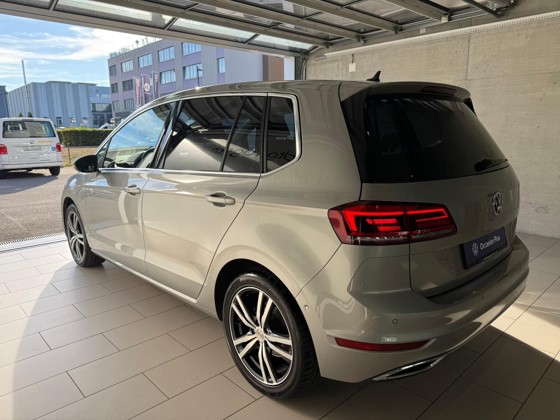 VW Golf Sportsvan 1.5 TSI EVO Highline DSG-image-3