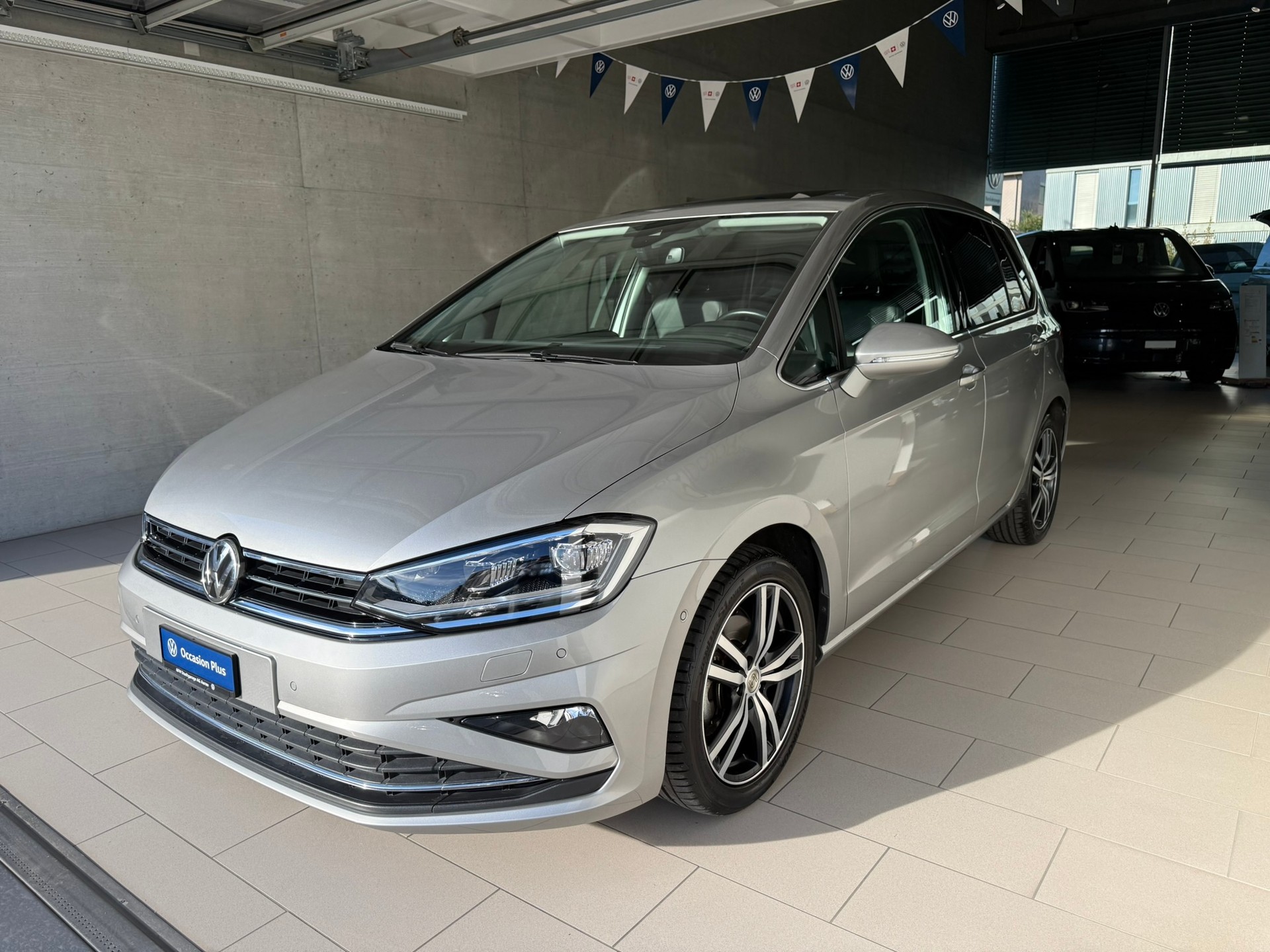 VW Golf Sportsvan 1.5 TSI EVO Highline DSG-image-2