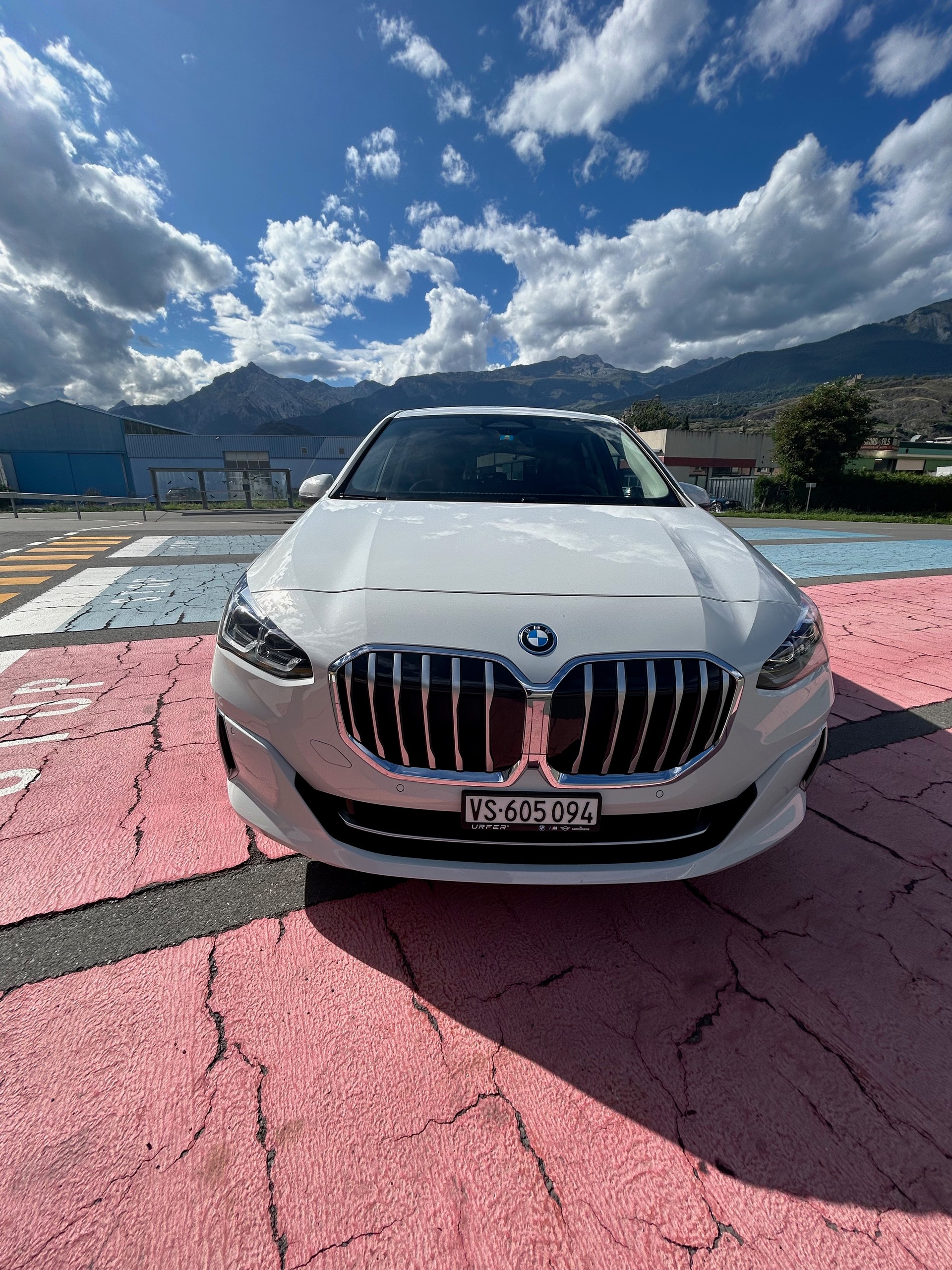 BMW 225e xDrive-image-2