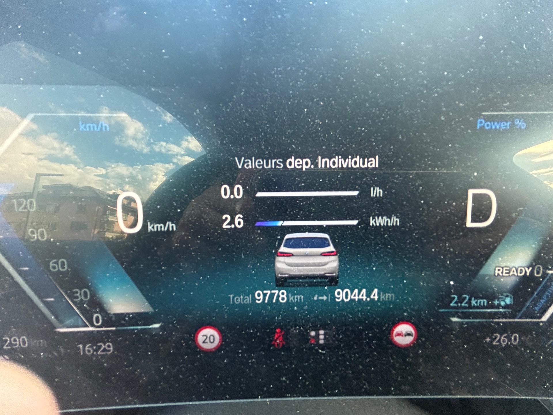 BMW 225e xDrive-image-4