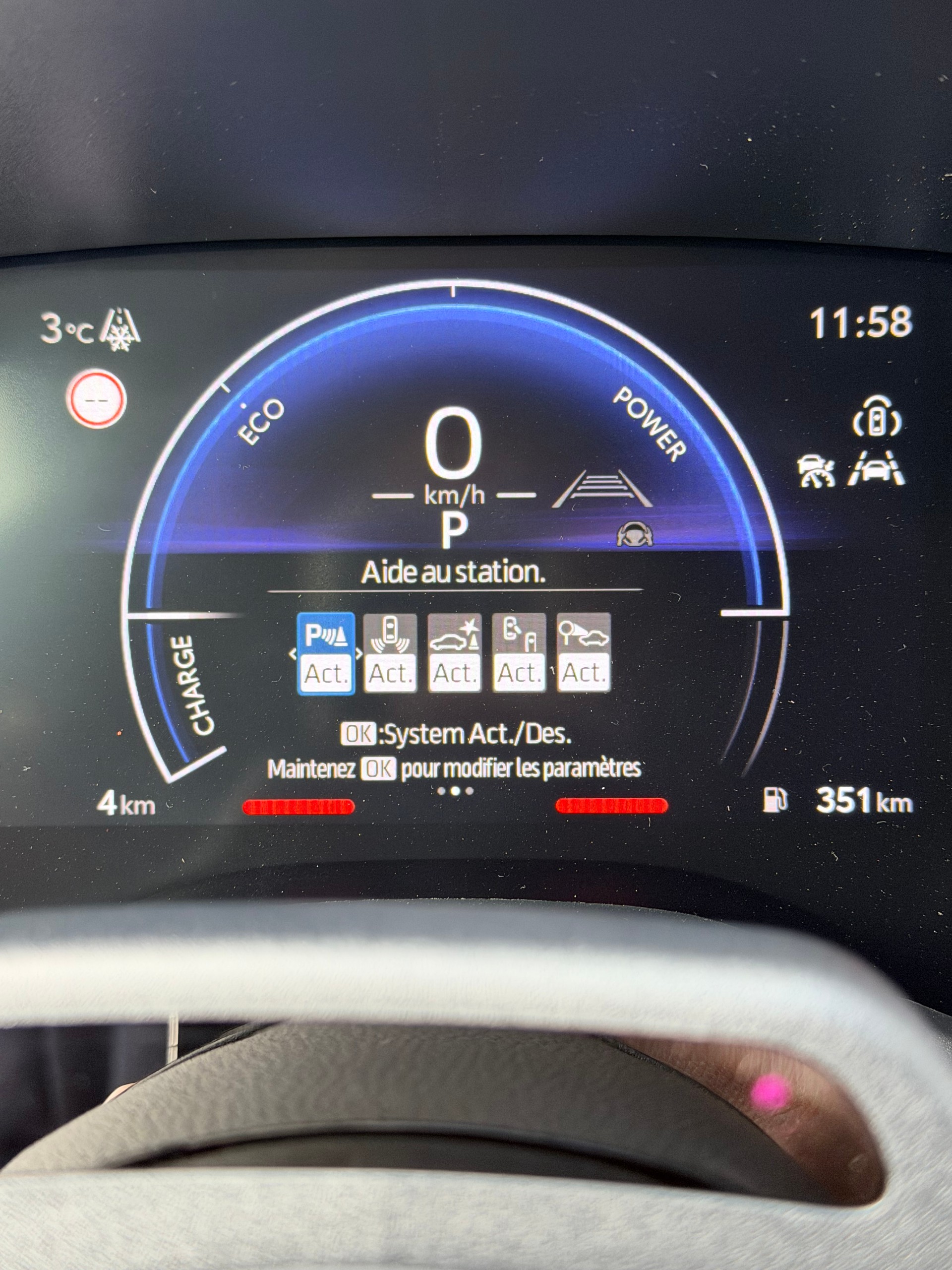 TOYOTA Yaris Cross 1.5 Trend AWDi e-CVT-image-19