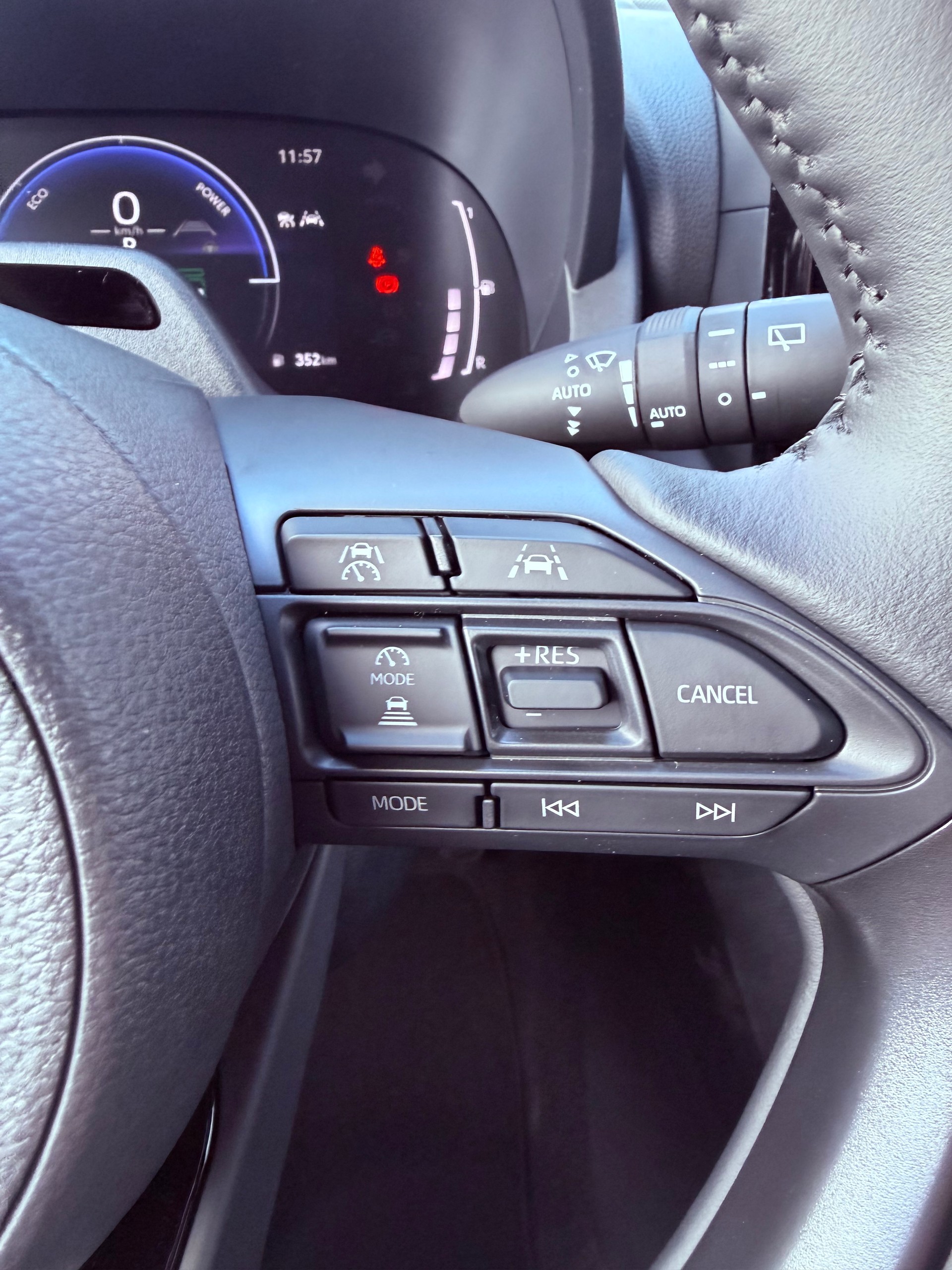 TOYOTA Yaris Cross 1.5 Trend AWDi e-CVT-image-21