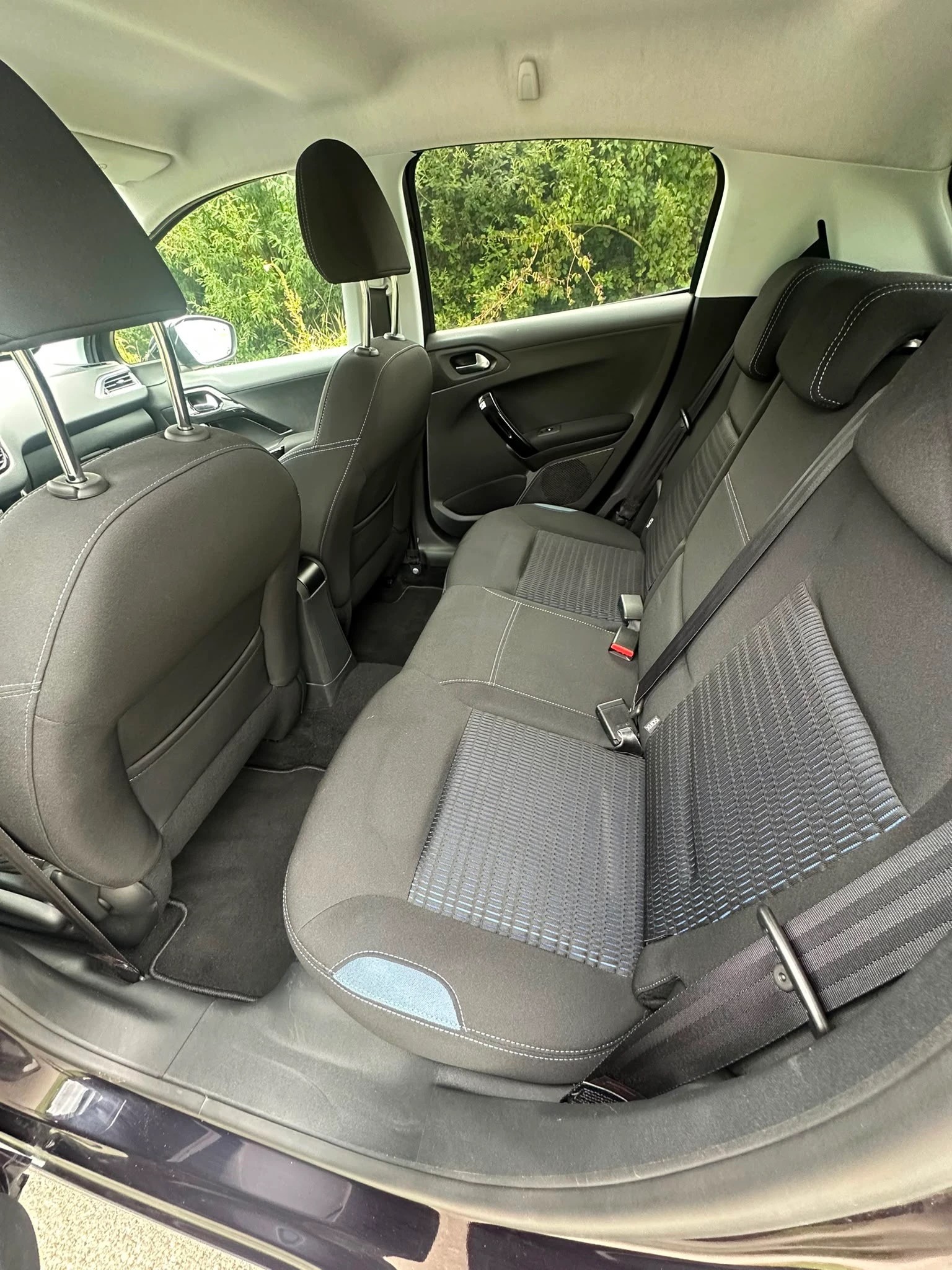 PEUGEOT 208 1.6 VTI Allure Automatik-image-11