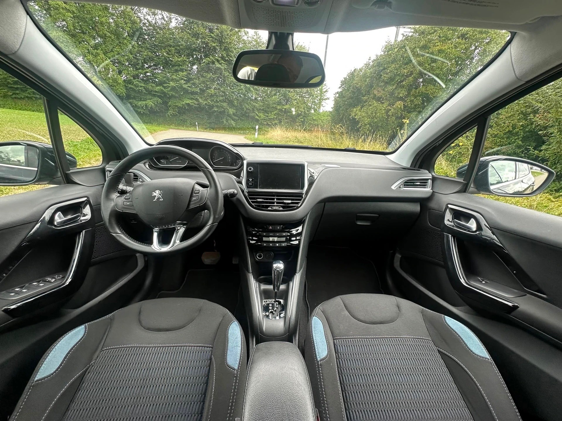 PEUGEOT 208 1.6 VTI Allure Automatik-image-9