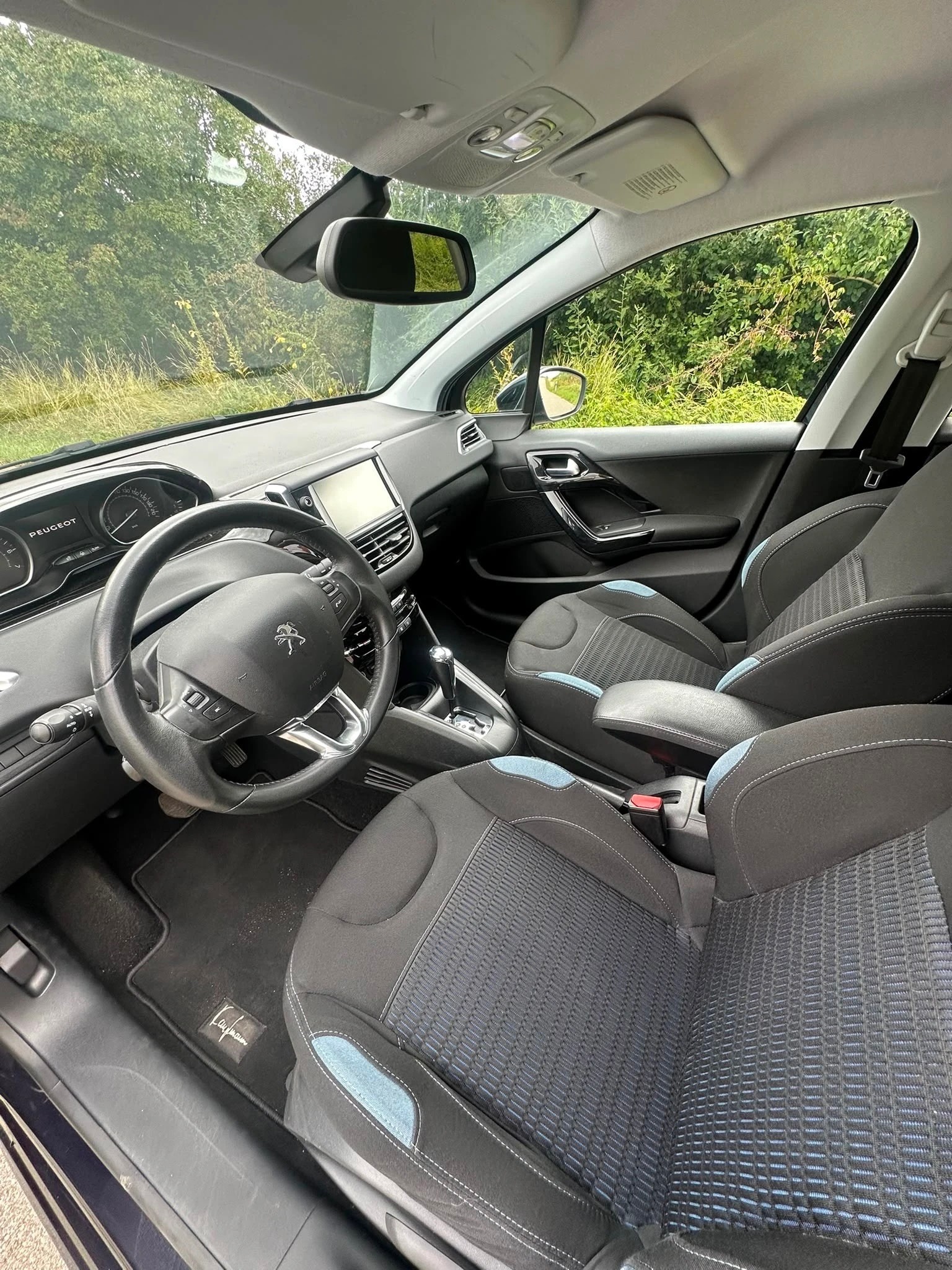 PEUGEOT 208 1.6 VTI Allure Automatik-image-8
