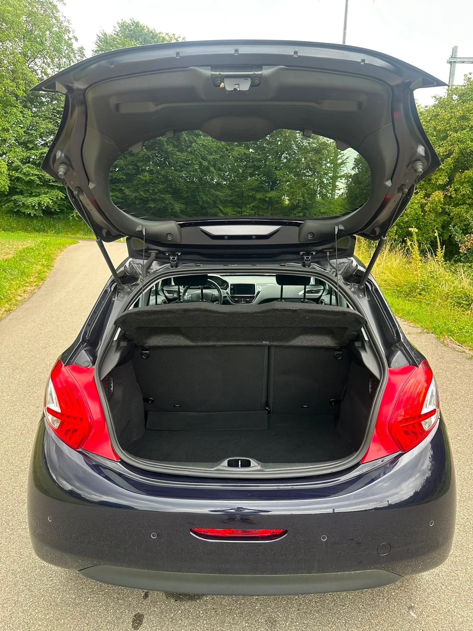 PEUGEOT 208 1.6 VTI Allure Automatik-image-10