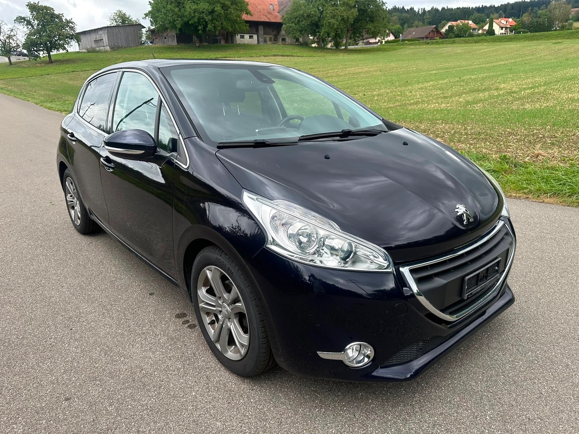 PEUGEOT 208 1.6 VTI Allure Automatik-image-2