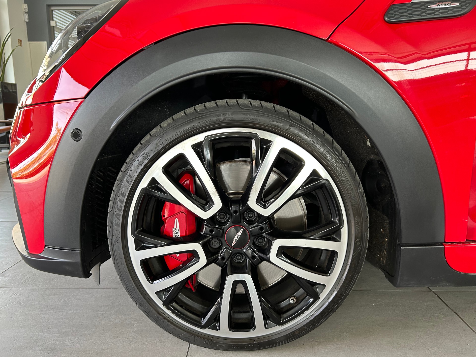 MINI Cooper John Cooper Works Steptronic-image-10