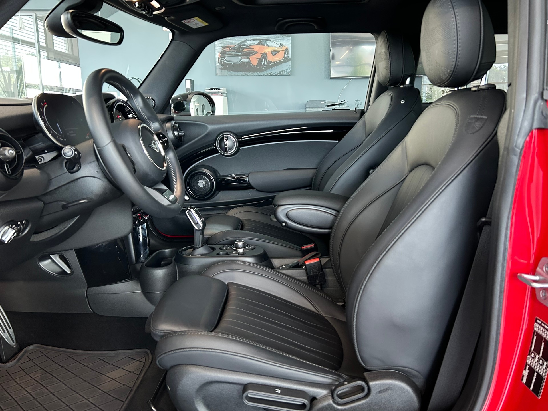 MINI Cooper John Cooper Works Steptronic-image-11